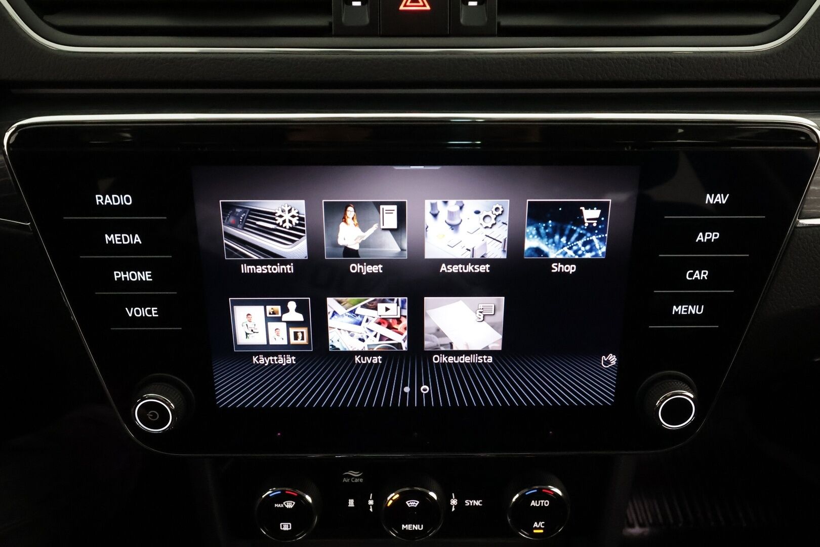 Skoda Superb 2023 2.0 TSI 190 Style DSG Autom. * ACC / Webasto / Koukku / Muistipenkit / P.kamera / Apple&Android* - 1.Om Suomi-auto / Kahdet Renkaat