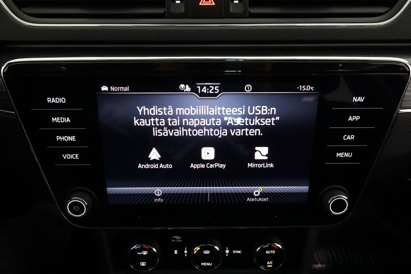 Skoda Superb 2023 2.0 TSI 190 Style DSG Autom. * ACC / Webasto / Koukku / Muistipenkit / P.kamera / Apple&Android* - 1.Om Suomi-auto / Kahdet Renkaat