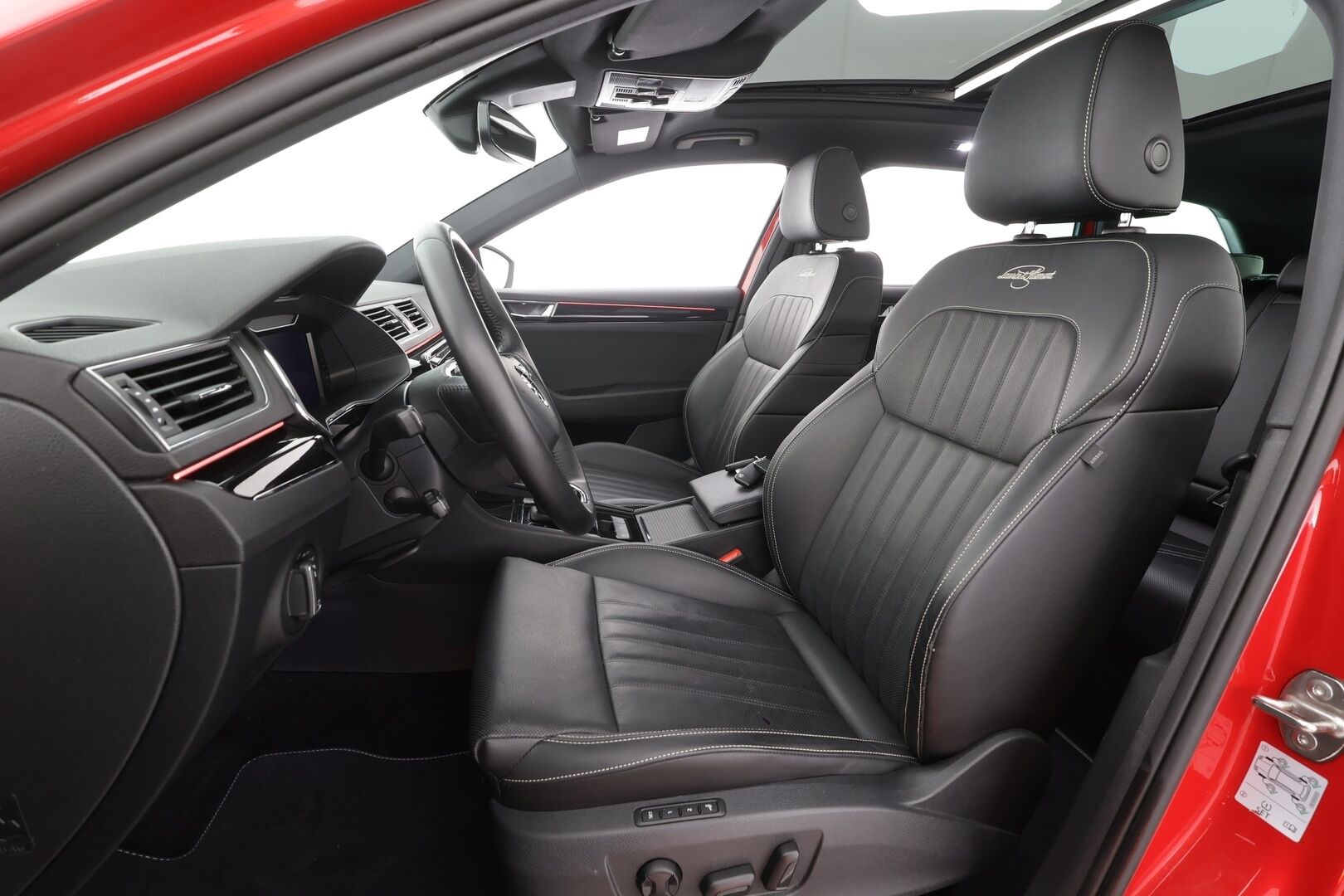Skoda Superb 2023 Combi 2.0 TSI 280 4x4 L&K DSG Autom. - | ACC | Matrix | Ilm. muistinahat | 360° | Canton | Webasto | Panorama | Koukku | Suomi-auto | Kahdet renkaat aluvantein | Merkkiliikkeen huoltohistoria |