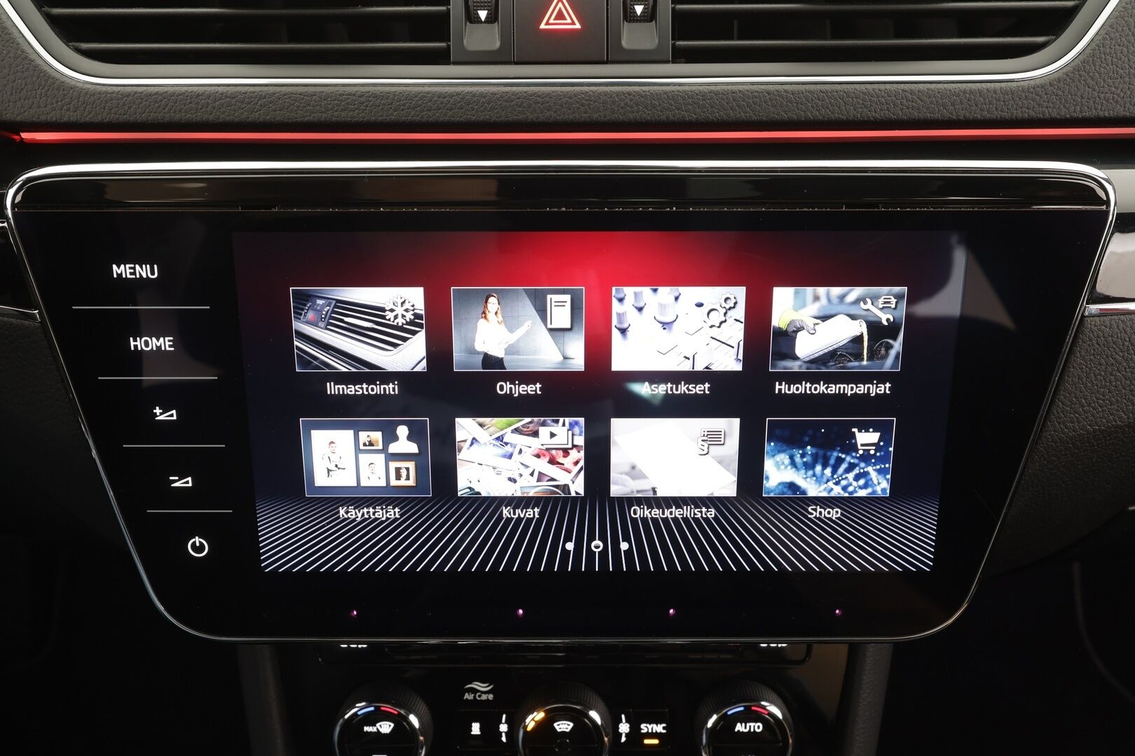 Skoda Superb 2023 Combi 2.0 TSI 280 4x4 L&K DSG Autom. - | ACC | Matrix | Ilm. muistinahat | 360° | Canton | Webasto | Panorama | Koukku | Suomi-auto | Kahdet renkaat aluvantein | Merkkiliikkeen huoltohistoria |