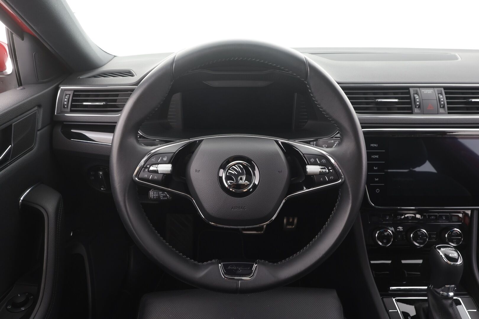 Skoda Superb 2023 Combi 2.0 TSI 280 4x4 L&K DSG Autom. - | ACC | Matrix | Ilm. muistinahat | 360° | Canton | Webasto | Panorama | Koukku | Suomi-auto | Kahdet renkaat aluvantein | Merkkiliikkeen huoltohistoria |