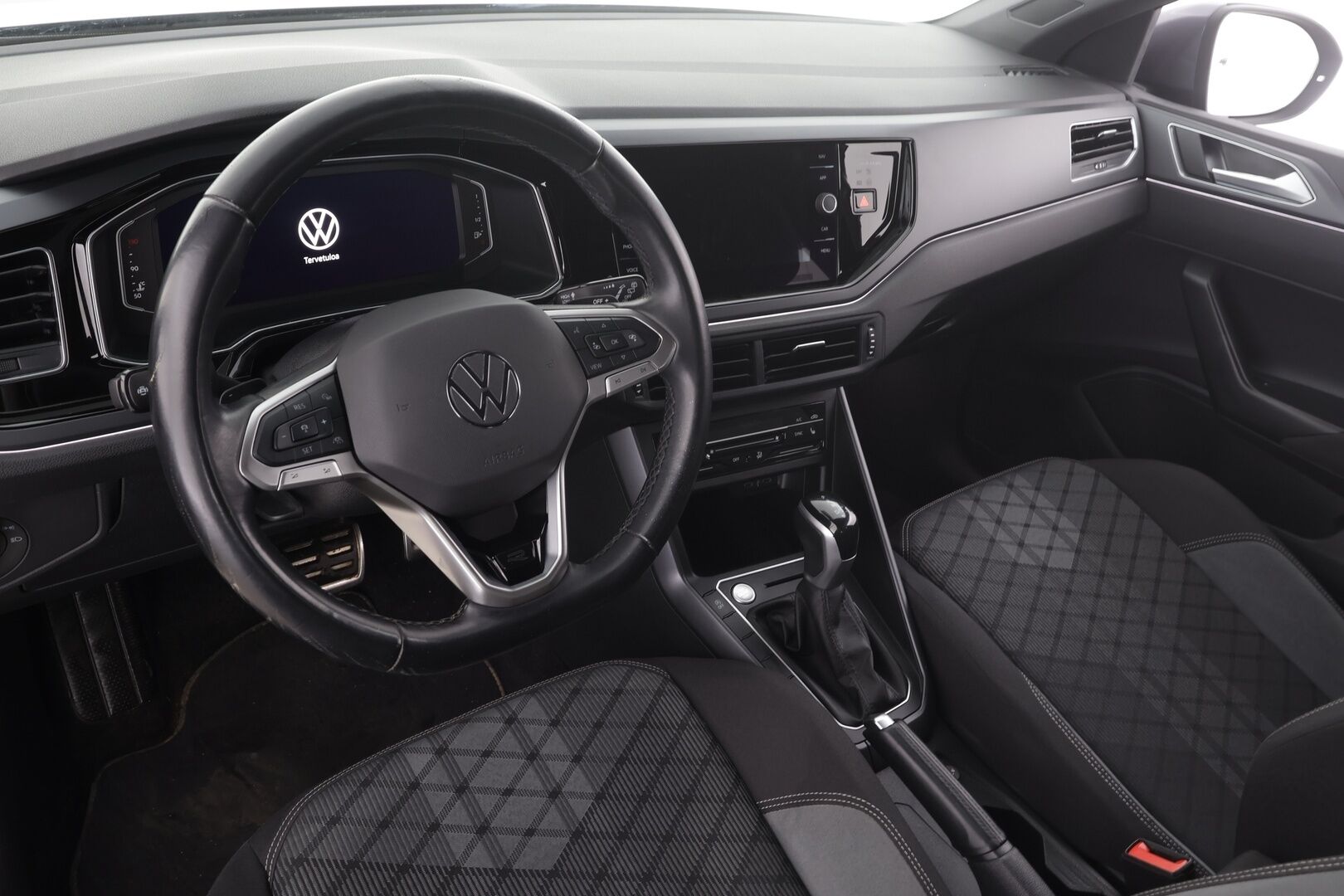 Volkswagen Taigo 2023 R-Line Business 1,5 TSI 110kW EVO DSG * Sisätilanlämmitin / ACC / Matrix-LED / Kaistavahti / P.Kamera / Digimittaristo * - 1-om Suomi-auto / Kahdet renkaat 