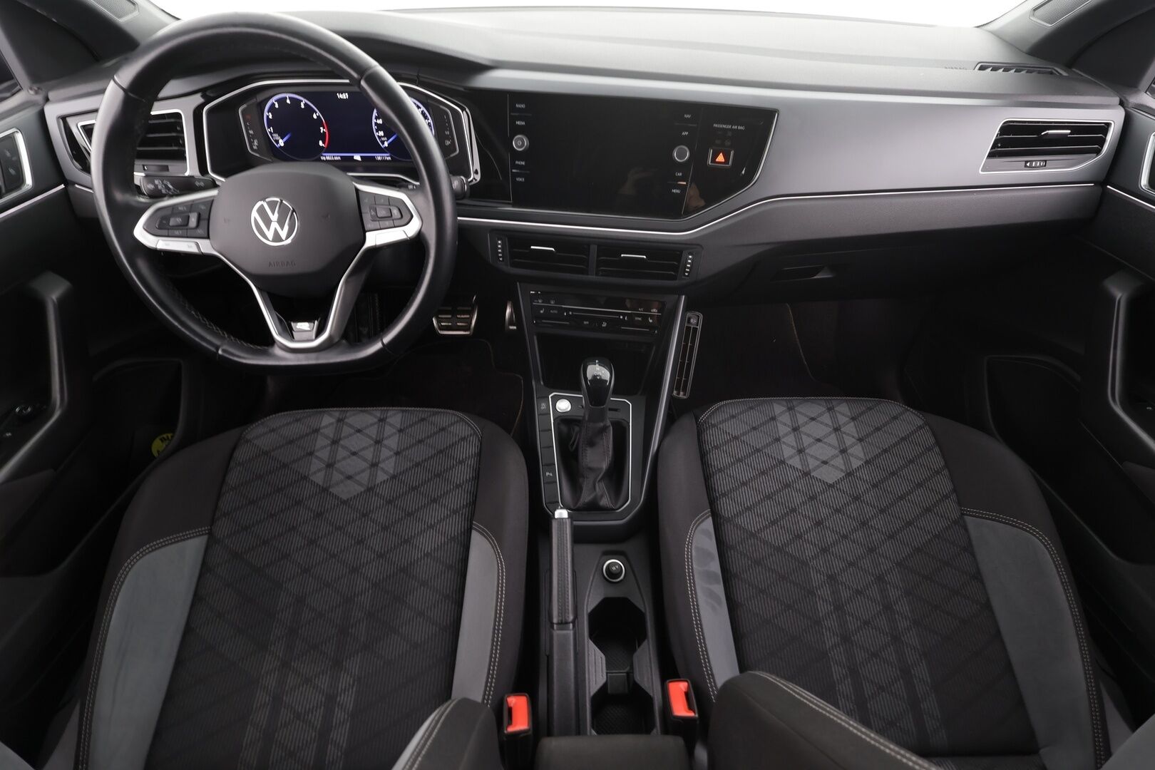 Volkswagen Taigo 2023 R-Line Business 1,5 TSI 110kW EVO DSG * Sisätilanlämmitin / ACC / Matrix-LED / Kaistavahti / P.Kamera / Digimittaristo * - 1-om Suomi-auto / Kahdet renkaat 