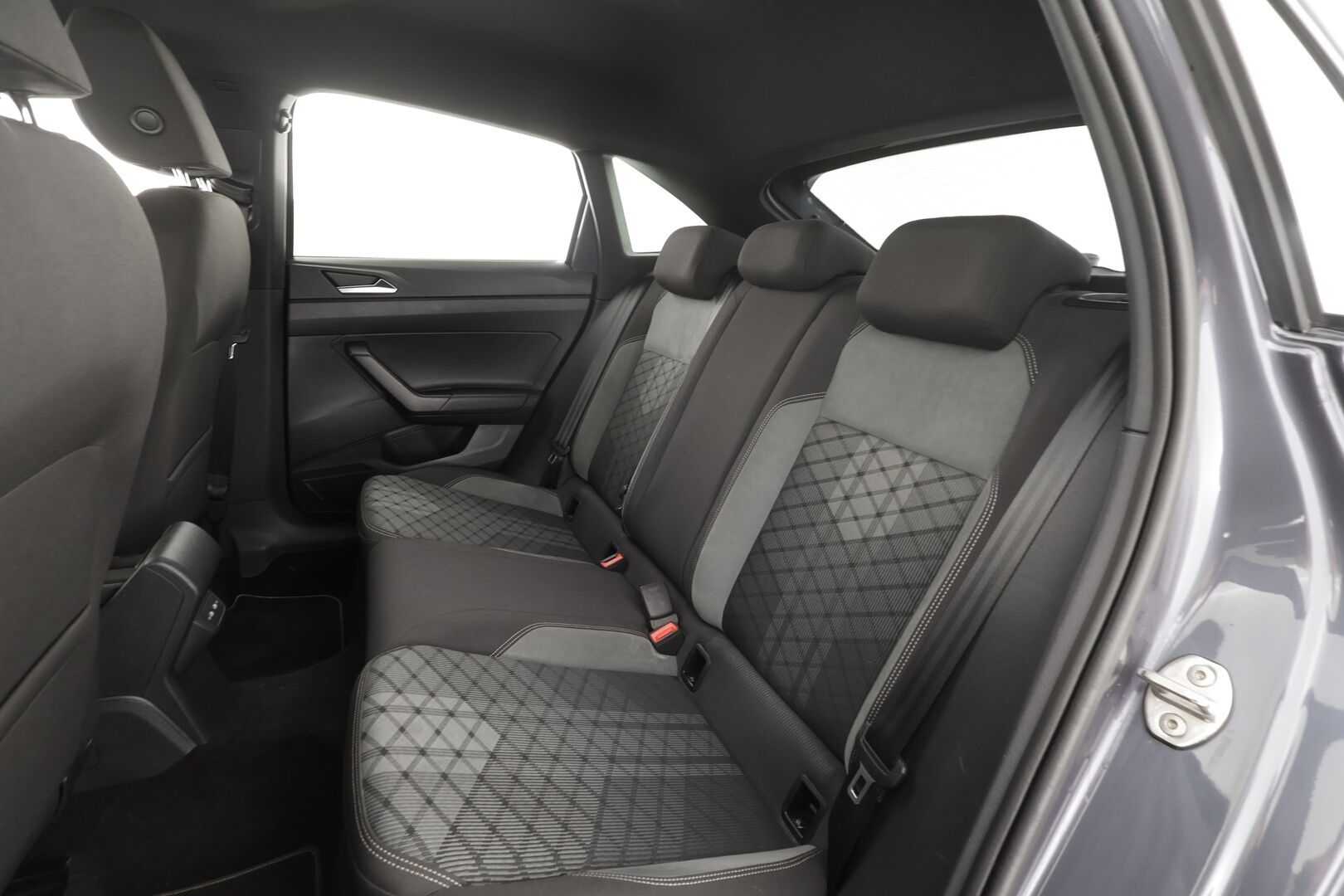 Volkswagen Taigo 2023 R-Line Business 1,5 TSI 110kW EVO DSG * Sisätilanlämmitin / ACC / Matrix-LED / Kaistavahti / P.Kamera / Digimittaristo * - 1-om Suomi-auto / Kahdet renkaat 