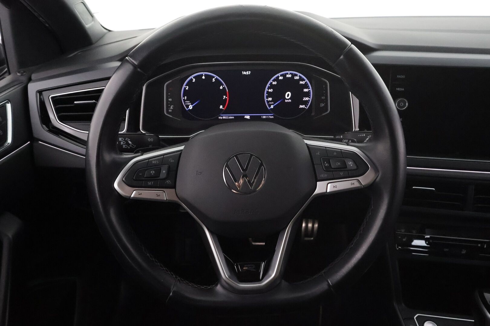 Volkswagen Taigo 2023 R-Line Business 1,5 TSI 110kW EVO DSG * Sisätilanlämmitin / ACC / Matrix-LED / Kaistavahti / P.Kamera / Digimittaristo * - 1-om Suomi-auto / Kahdet renkaat 