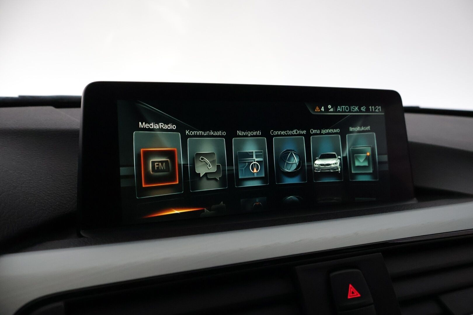 BMW 330 2017 F30 Sedan 330e A Business Exclusive M Sport  *ACC / HUD / Kamera / Nahkasisusta / Sporttipenkit* - Siisti kuntoinen / Hyvät huollot! - HULLUT AVAJAISHULINAT KORKOTARJOUS 3,29 %