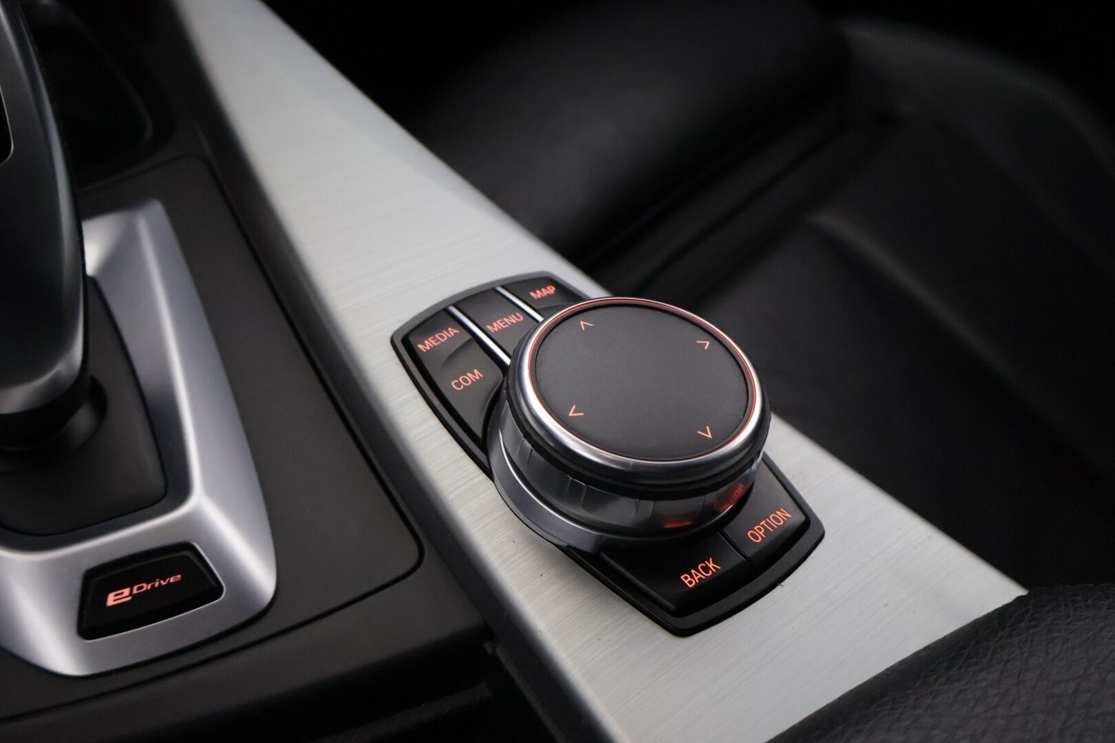 BMW 330 2017 F30 Sedan 330e A Business Exclusive M Sport  *ACC / HUD / Kamera / Nahkasisusta / Sporttipenkit* - Siisti kuntoinen / Hyvät huollot! - HULLUT AVAJAISHULINAT KORKOTARJOUS 3,29 %