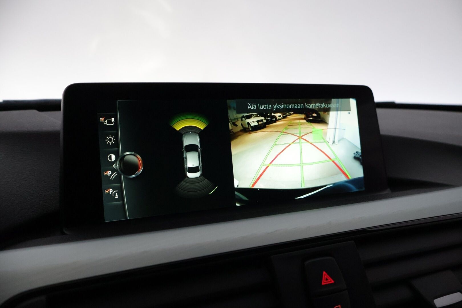 BMW 330 2017 F30 Sedan 330e A Business Exclusive M Sport  *ACC / HUD / Kamera / Nahkasisusta / Sporttipenkit* - Siisti kuntoinen / Hyvät huollot! - HULLUT AVAJAISHULINAT KORKOTARJOUS 3,29 %