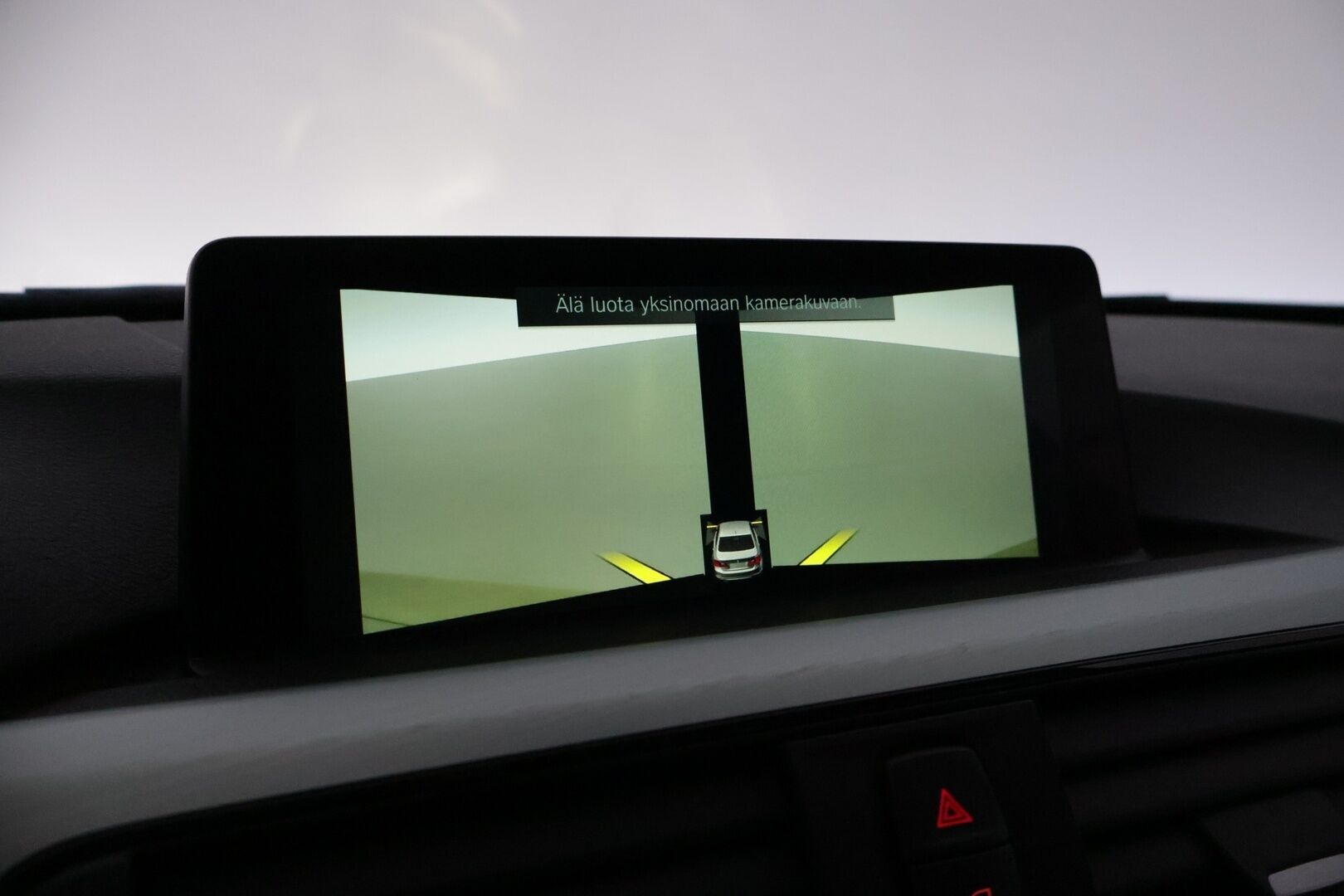 BMW 330 2017 F30 Sedan 330e A Business Exclusive M Sport  *ACC / HUD / Kamera / Nahkasisusta / Sporttipenkit* - Siisti kuntoinen / Hyvät huollot! - HULLUT AVAJAISHULINAT KORKOTARJOUS 3,29 %