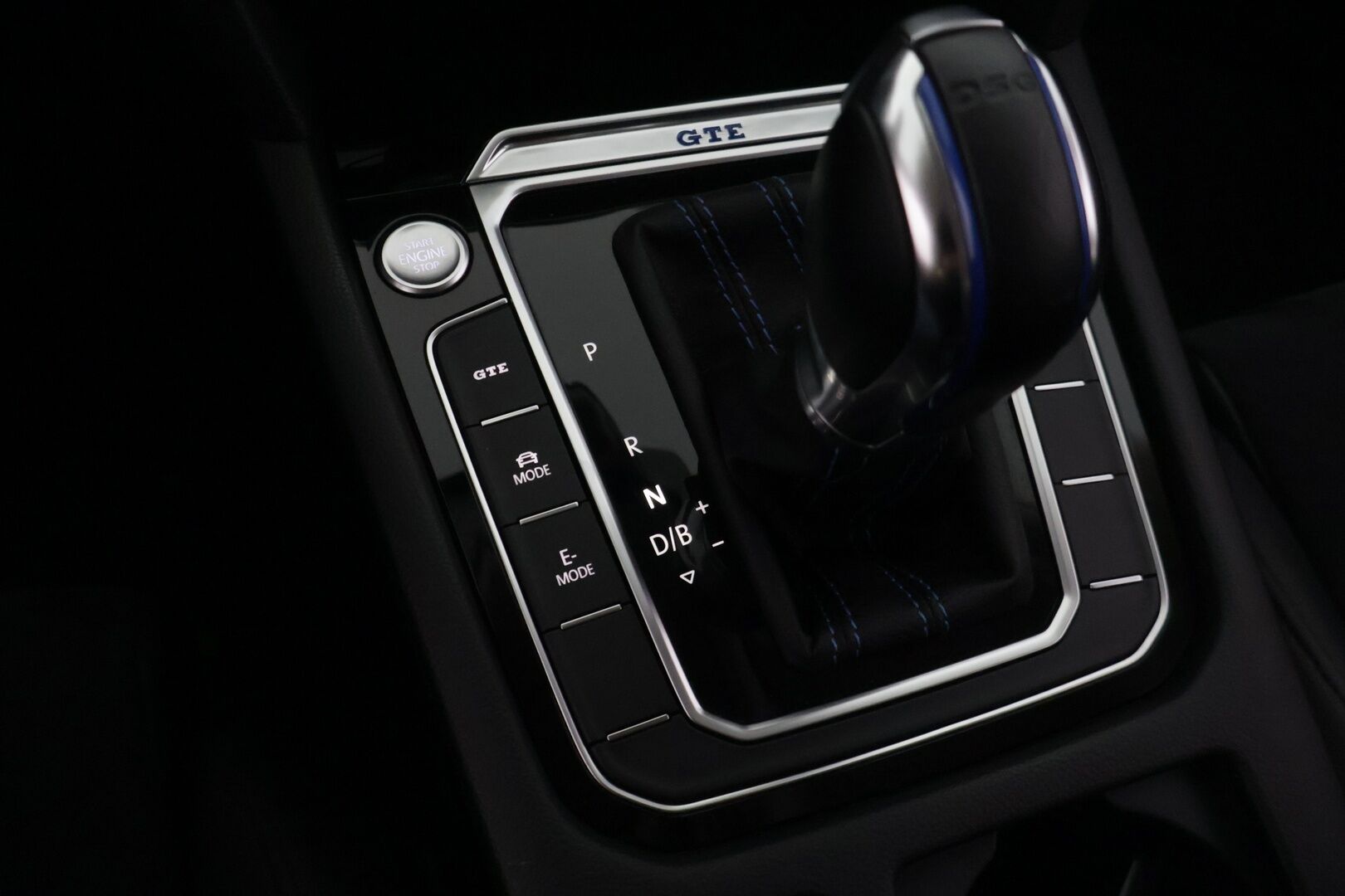 Volkswagen Passat 2018 Variant GTE Plug-In Hybrid 160 kW (218 hv) DSG-automaatti - ACC / Vetokoukku / Kamera / Keyless / Digimittari /  2x renkaat