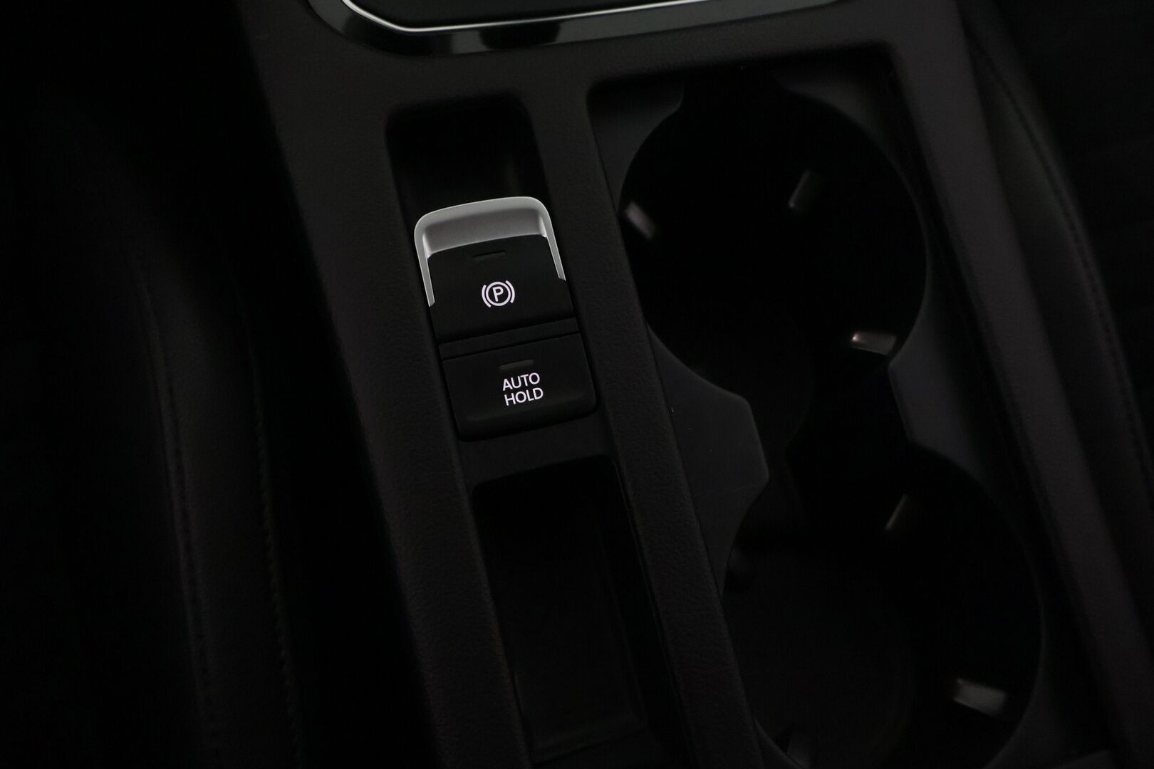Volkswagen Passat 2018 Variant GTE Plug-In Hybrid 160 kW (218 hv) DSG-automaatti - ACC / Vetokoukku / Kamera / Keyless / Digimittari /  2x renkaat