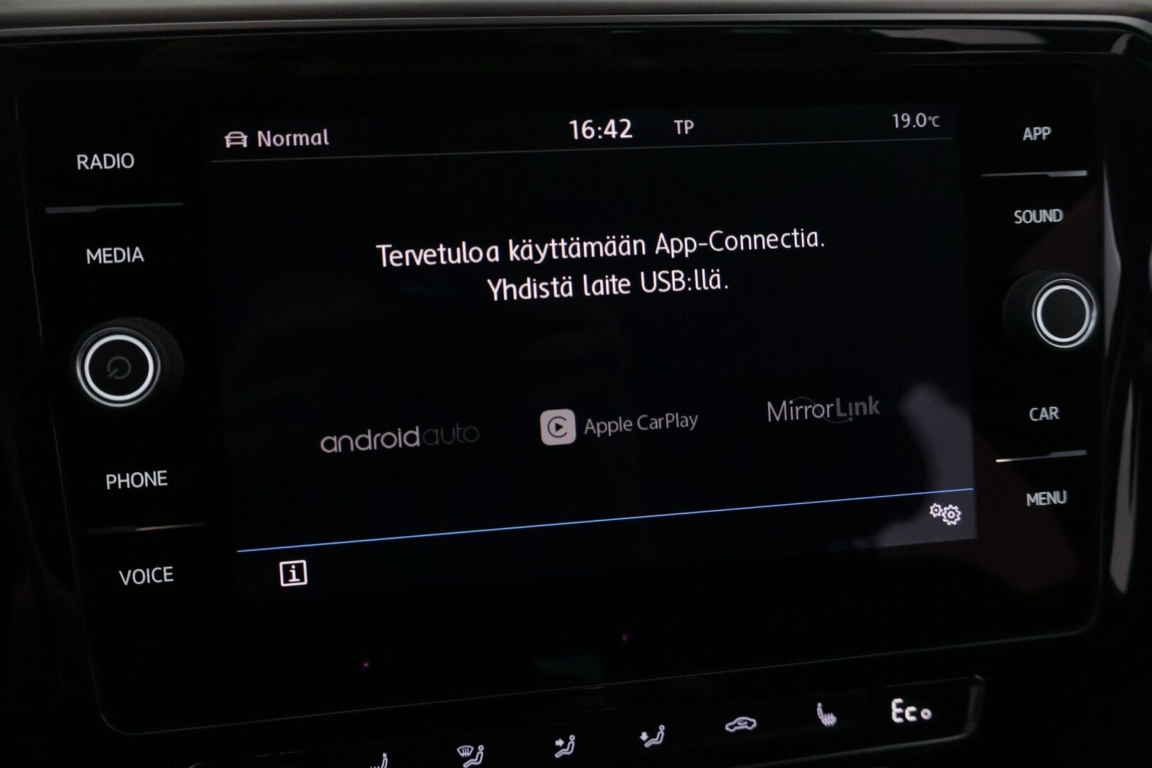 Volkswagen Passat 2018 Variant GTE Plug-In Hybrid 160 kW (218 hv) DSG-automaatti - ACC / Vetokoukku / Kamera / Keyless / Digimittari /  2x renkaat