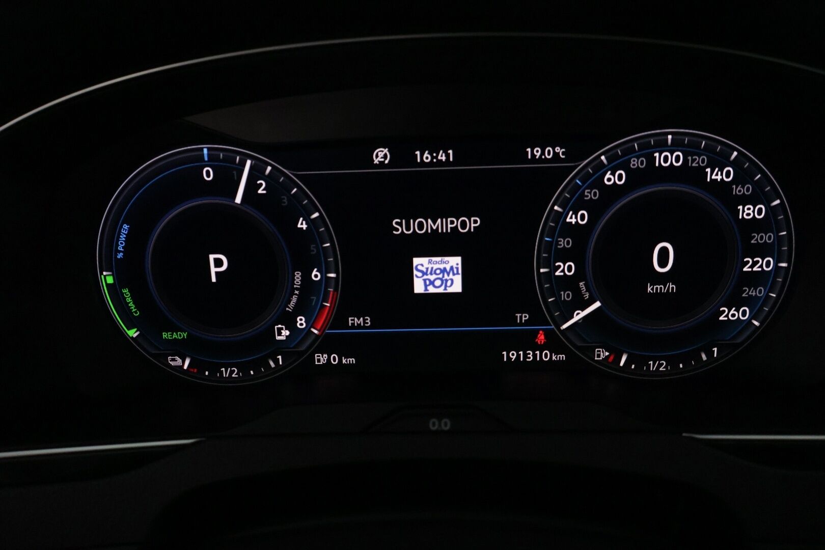 Volkswagen Passat 2018 Variant GTE Plug-In Hybrid 160 kW (218 hv) DSG-automaatti - ACC / Vetokoukku / Kamera / Keyless / Digimittari /  2x renkaat