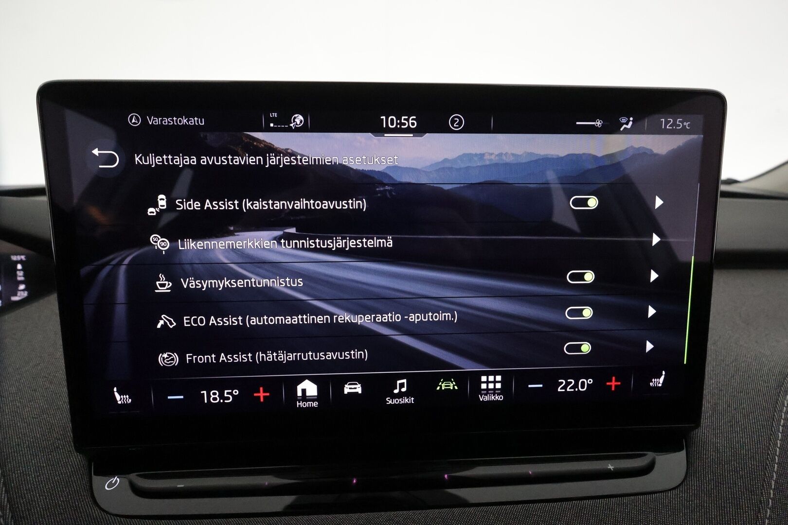 Skoda Enyaq 2023 60 iV * ILP / Koukku / ACC / LED / 360° / Navi / Kaistavahti / Digimittaristo / Keyless * - 1-om Suomi-auto / Kahdet renkaat / Merkkihuollettu!