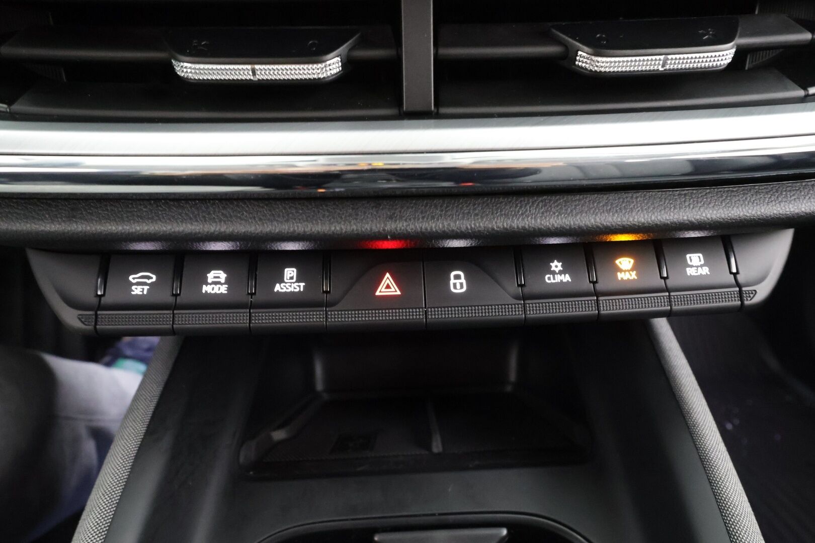 Skoda Enyaq 2023 60 iV * ILP / Koukku / ACC / LED / 360° / Navi / Kaistavahti / Digimittaristo / Keyless * - 1-om Suomi-auto / Kahdet renkaat / Merkkihuollettu!