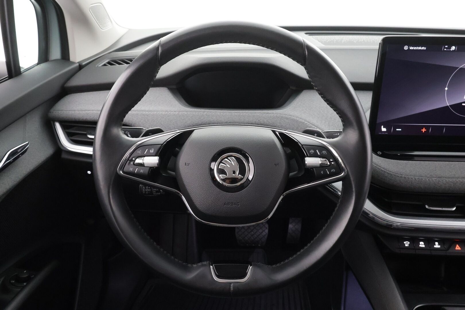 Skoda Enyaq 2023 60 iV * ILP / Koukku / ACC / LED / 360° / Navi / Kaistavahti / Digimittaristo / Keyless * - 1-om Suomi-auto / Kahdet renkaat / Merkkihuollettu!