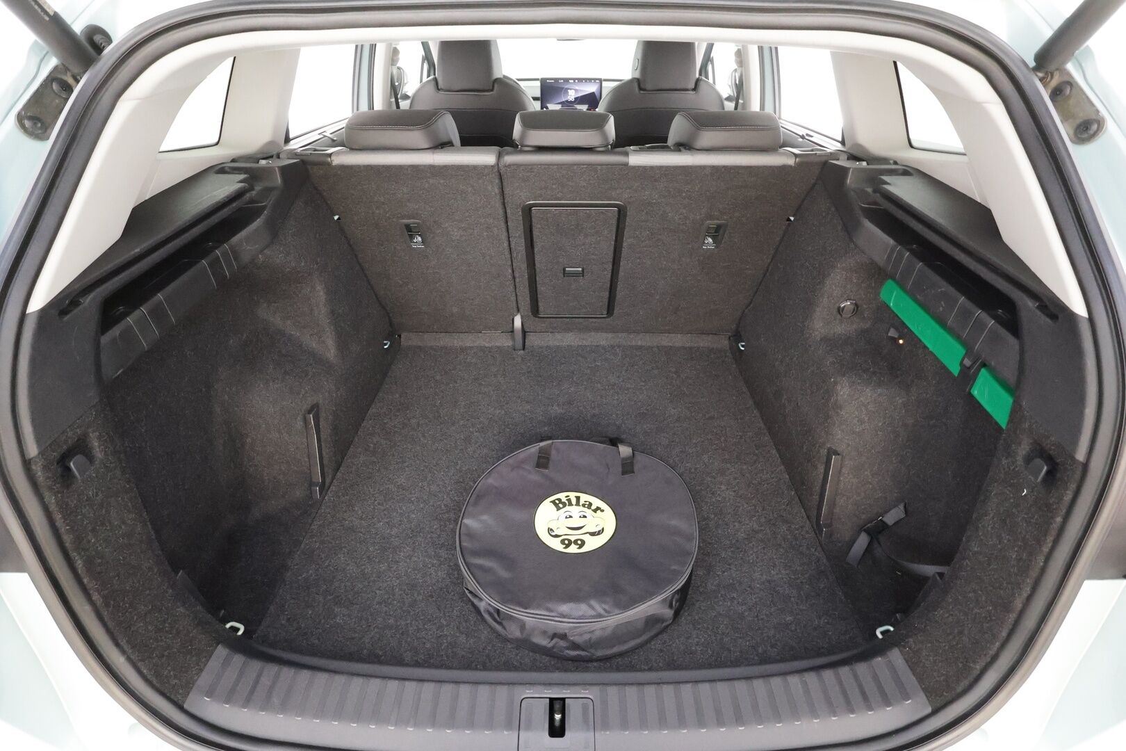 Skoda Enyaq 2023 60 iV * ILP / Koukku / ACC / LED / 360° / Navi / Kaistavahti / Digimittaristo / Keyless * - 1-om Suomi-auto / Kahdet renkaat / Merkkihuollettu!