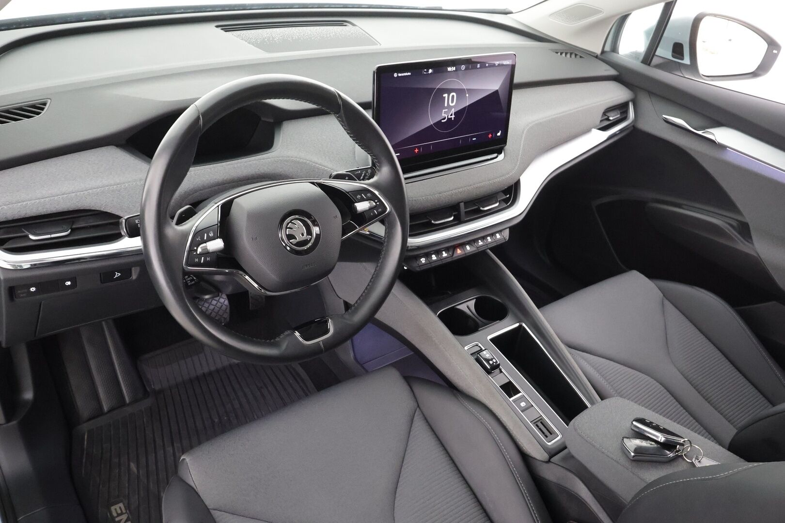 Skoda Enyaq 2023 60 iV * ILP / Koukku / ACC / LED / 360° / Navi / Kaistavahti / Digimittaristo / Keyless * - 1-om Suomi-auto / Kahdet renkaat / Merkkihuollettu!