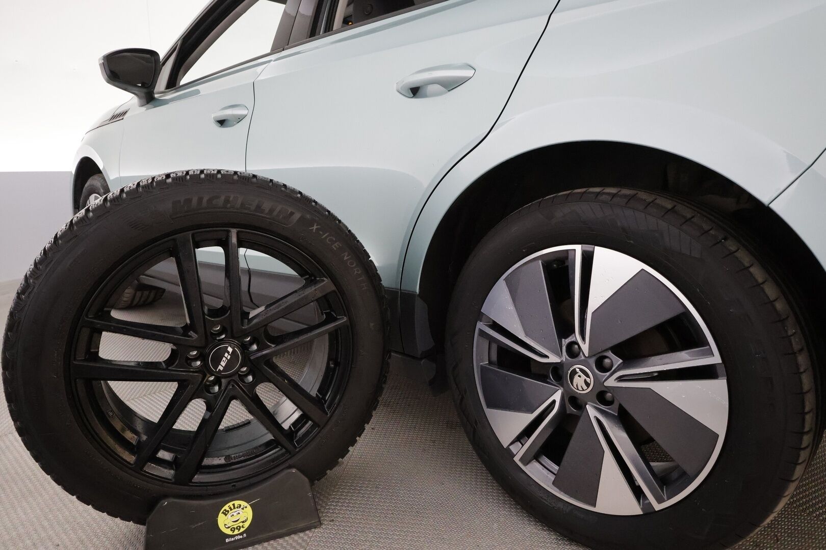 Skoda Enyaq 2023 60 iV * ILP / Koukku / ACC / LED / 360° / Navi / Kaistavahti / Digimittaristo / Keyless * - 1-om Suomi-auto / Kahdet renkaat / Merkkihuollettu!