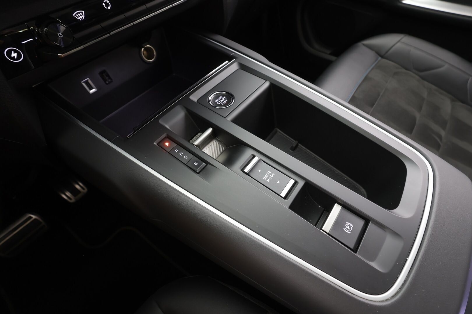 Citroen C5 Aircross 2023 Plug-in Hybrid 225 Shine Launch Edition ë-EAT8 Automaatti - | ACC | Lisälämmitin | LED | Sähköpenkki | 360-Kamera | Puolinahat | Apple&Android | 1.Om Suomi-auto | Kahdet Renkaat |