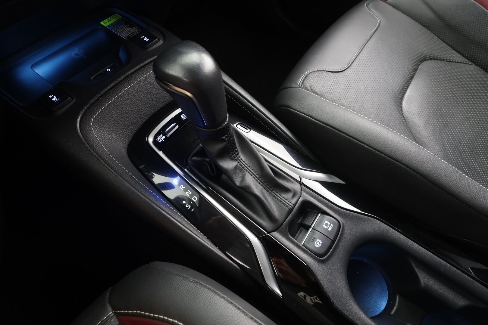 Toyota Corolla 2023 Touring Sports 2,0 Hybrid Premium Business - | ACC | HUD | JBL | Nahat | AHS-LED | LTA | BSM | Navi | Keyless | P.kamera | Sähk. takaluukku | 1-om suomiauto | Merkkihuollot | 
