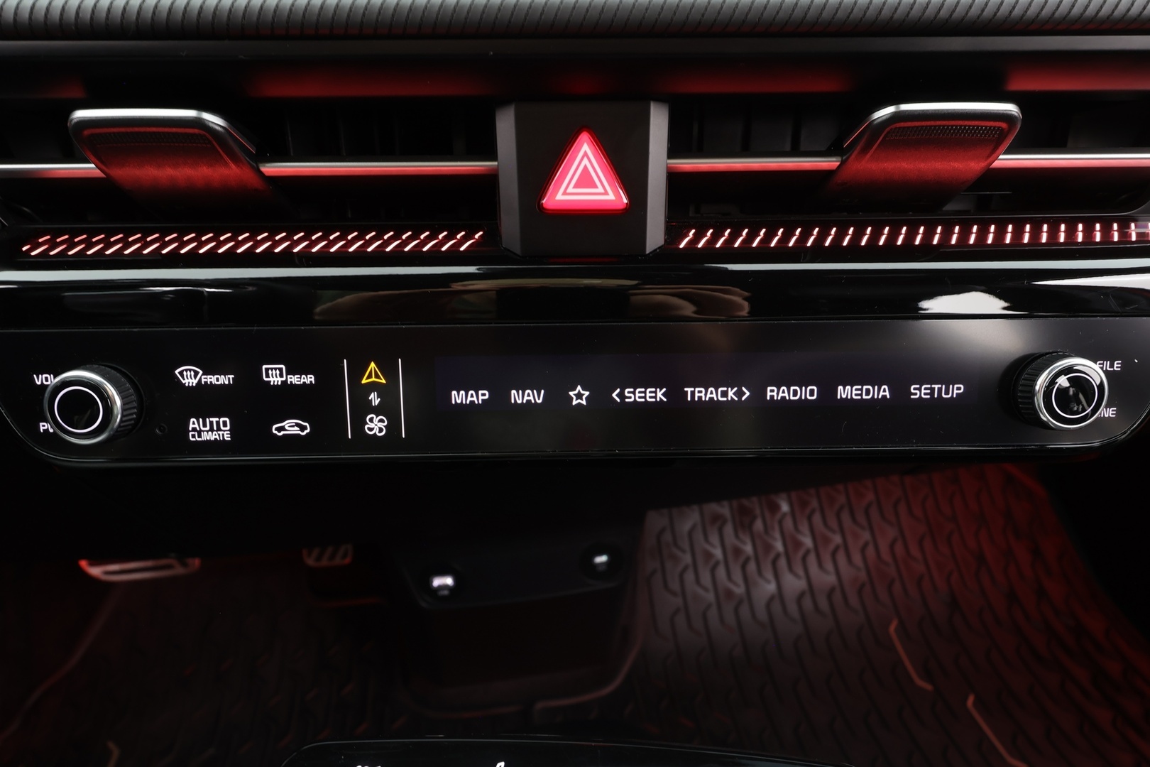 Kia EV6 2024 Edition AWD 77kWh 325hv GT-Line * Koukku / ACC / HUD / Meridian / 360° / ILP / Muistipenkki / LED / Navi / Ilmastoidut penkit * - 1.Om Suomi-auto / Kahdet renkaat aluvanteilla / Merkkihuollettu - Osta nyt, maksa vasta ensi vuonna