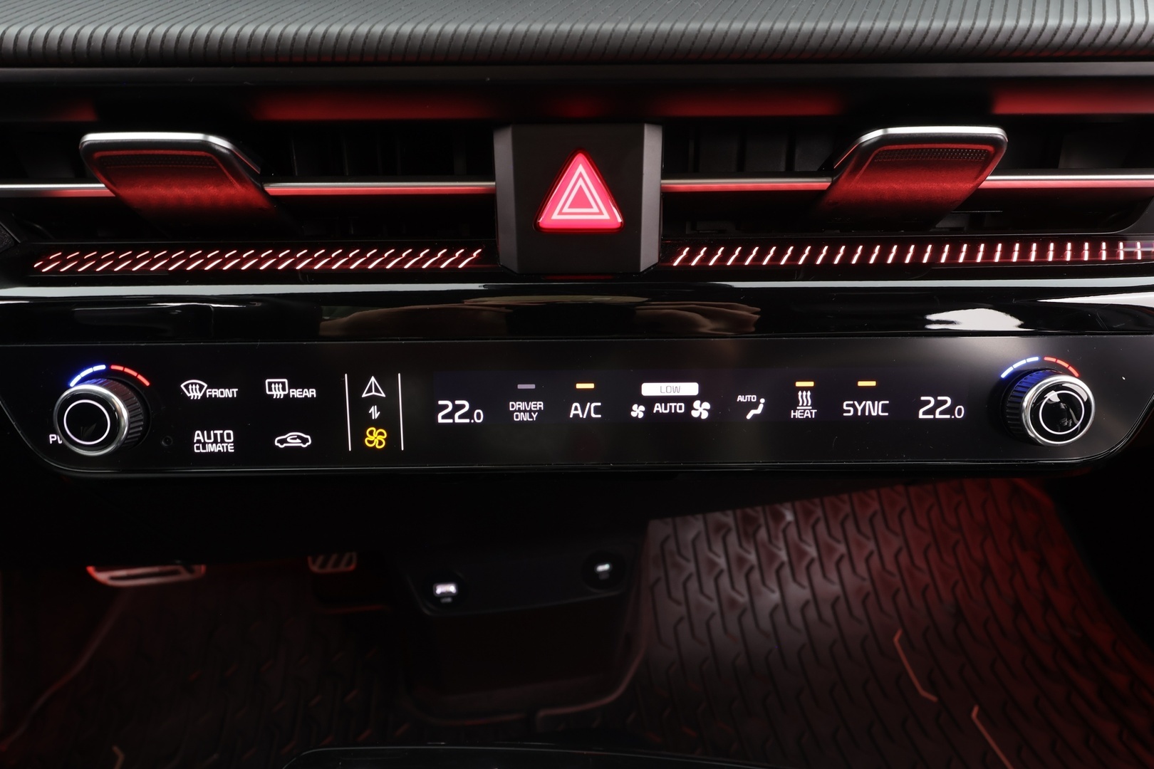 Kia EV6 2024 Edition AWD 77kWh 325hv GT-Line * Koukku / ACC / HUD / Meridian / 360° / ILP / Muistipenkki / LED / Navi / Ilmastoidut penkit * - 1.Om Suomi-auto / Kahdet renkaat aluvanteilla / Merkkihuollettu - Osta nyt, maksa vasta ensi vuonna