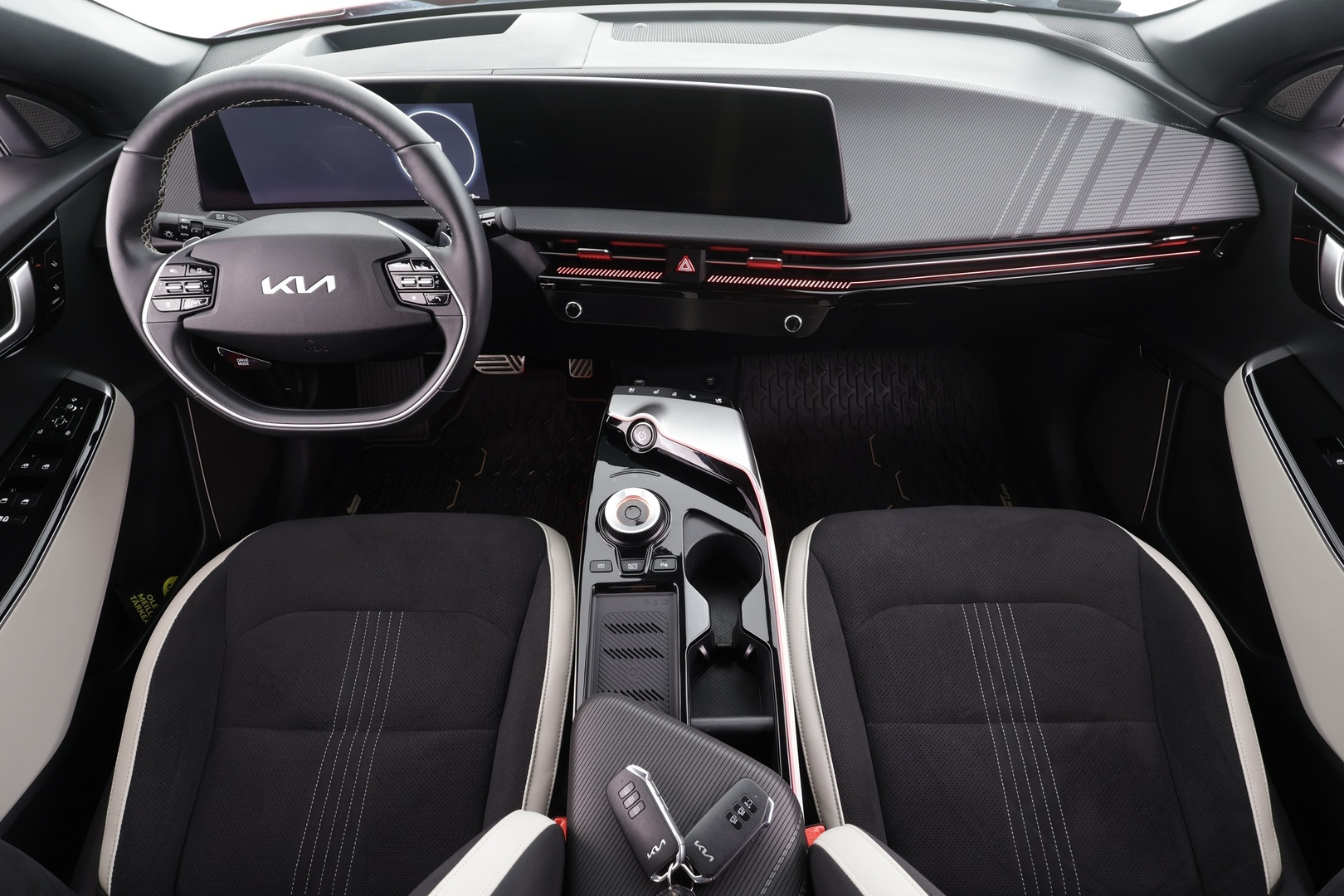 Kia EV6 2024 Edition AWD 77kWh 325hv GT-Line * Koukku / ACC / HUD / Meridian / 360° / ILP / Muistipenkki / LED / Navi / Ilmastoidut penkit * - 1.Om Suomi-auto / Kahdet renkaat aluvanteilla / Merkkihuollettu - Osta nyt, maksa vasta ensi vuonna