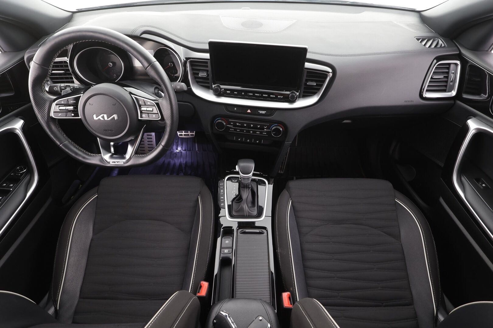 Kia ProCeed 2024 1,5 T-GDI 160hv GT-Line DCT - | ACC | Puolinahat | Navi | P.kamera | Apple & Android | Lane-assist | Lämm. ohjauspyörä | Kahdet renkaat aluvantein |