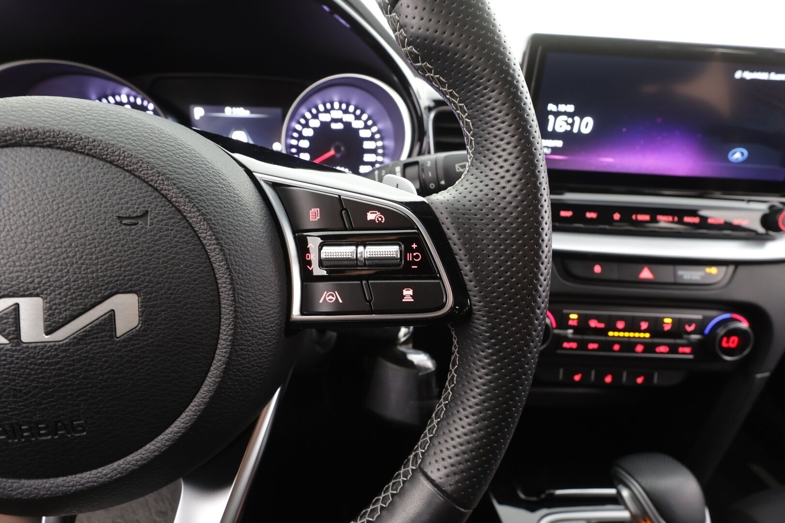 Kia ProCeed 2024 1,5 T-GDI 160hv GT-Line DCT - | ACC | Puolinahat | Navi | P.kamera | Apple & Android | Lane-assist | Lämm. ohjauspyörä | Kahdet renkaat aluvantein |