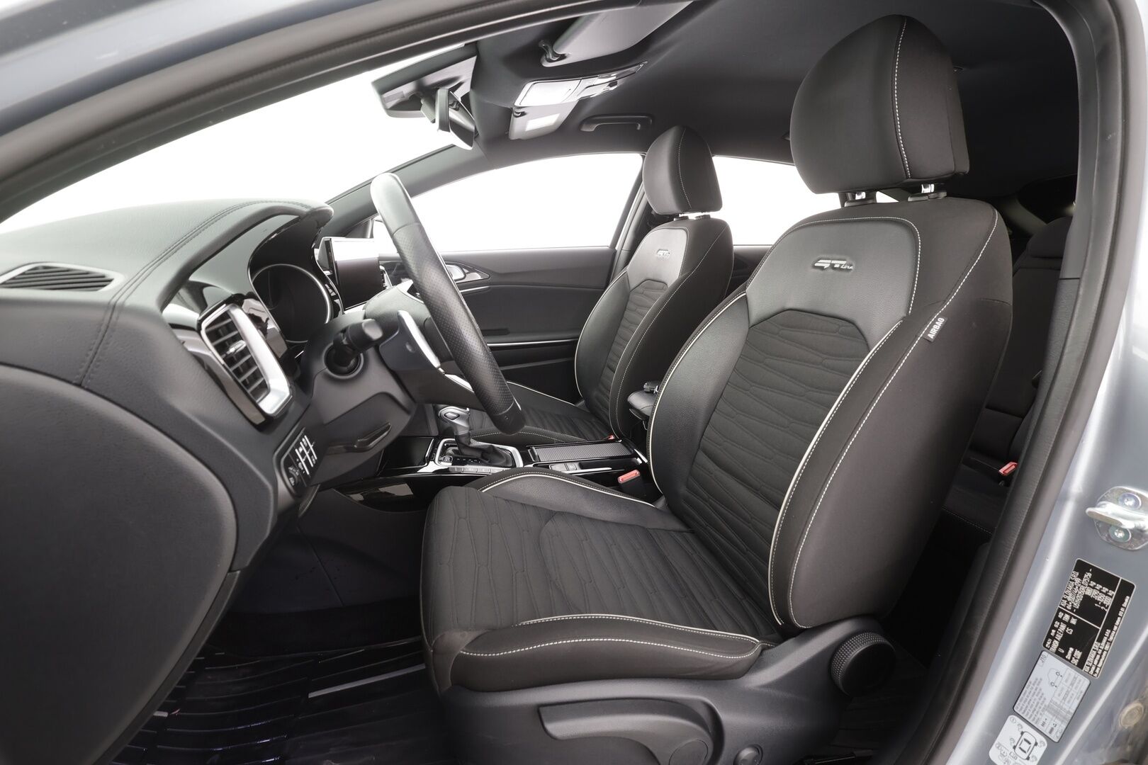 Kia ProCeed 2024 1,5 T-GDI 160hv GT-Line DCT - | ACC | Puolinahat | Navi | P.kamera | Apple & Android | Lane-assist | Lämm. ohjauspyörä | Kahdet renkaat aluvantein |