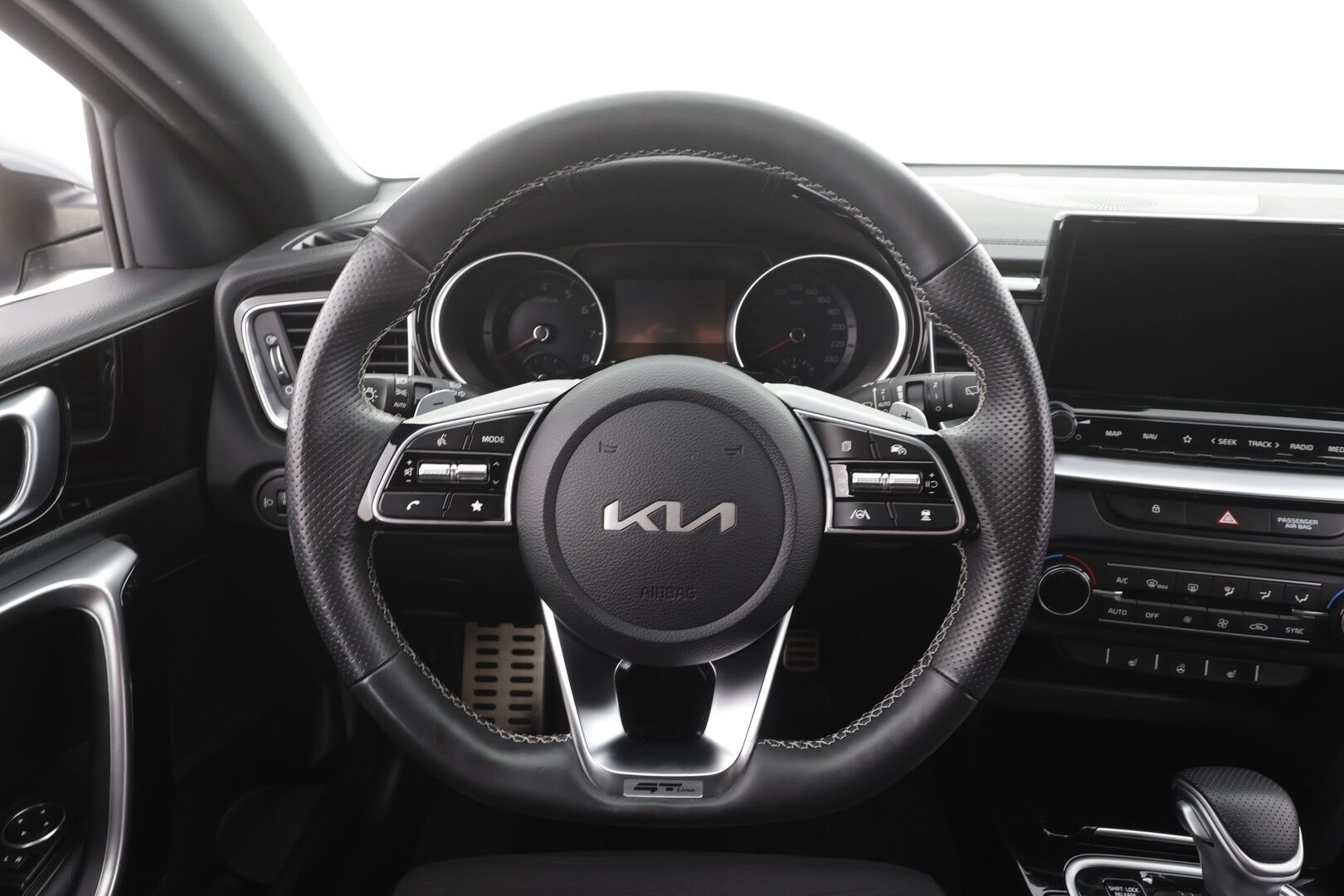 Kia ProCeed 2024 1,5 T-GDI 160hv GT-Line DCT - | ACC | Puolinahat | Navi | P.kamera | Apple & Android | Lane-assist | Lämm. ohjauspyörä | Kahdet renkaat aluvantein |