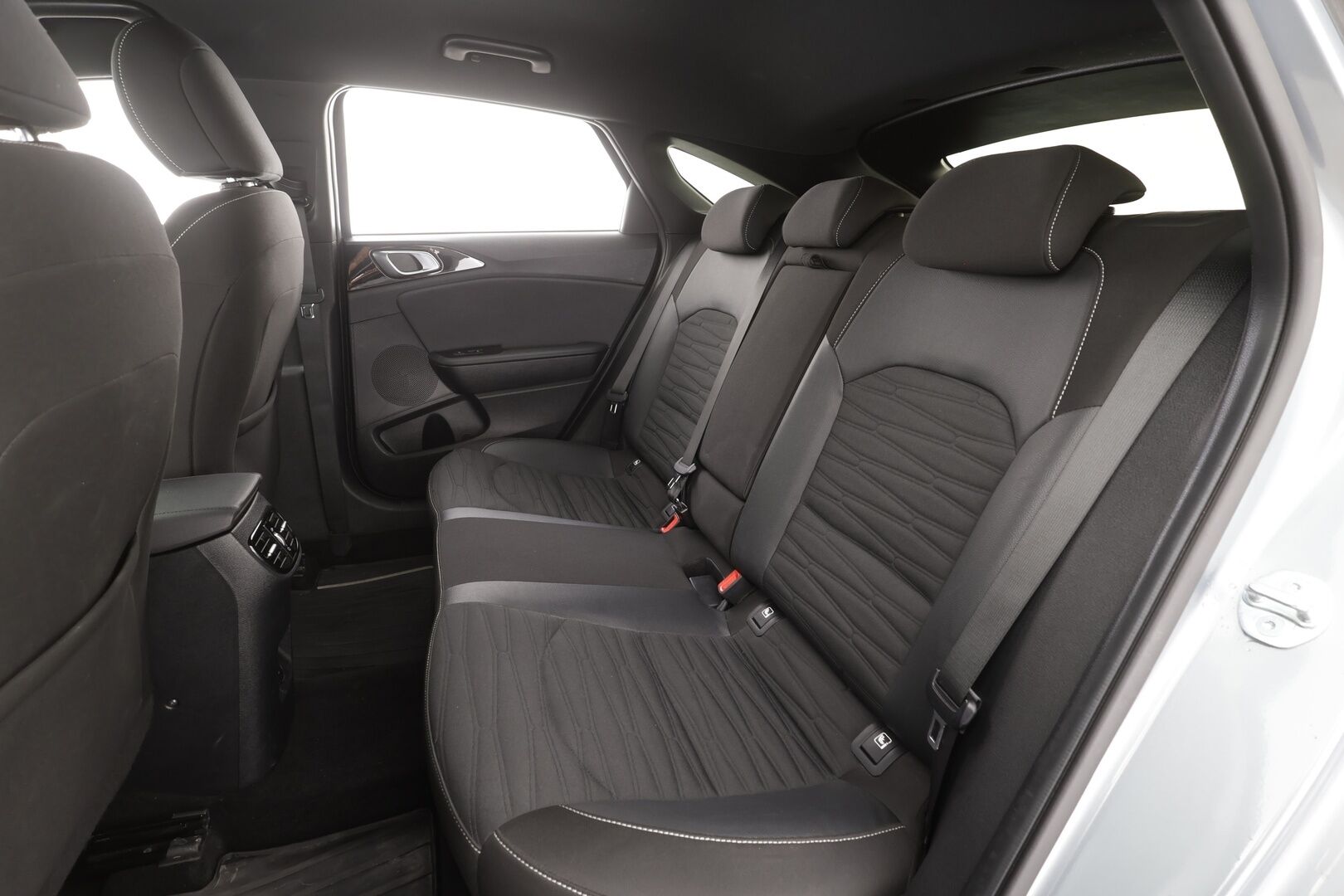 Kia ProCeed 2024 1,5 T-GDI 160hv GT-Line DCT - | ACC | Puolinahat | Navi | P.kamera | Apple & Android | Lane-assist | Lämm. ohjauspyörä | Kahdet renkaat aluvantein |