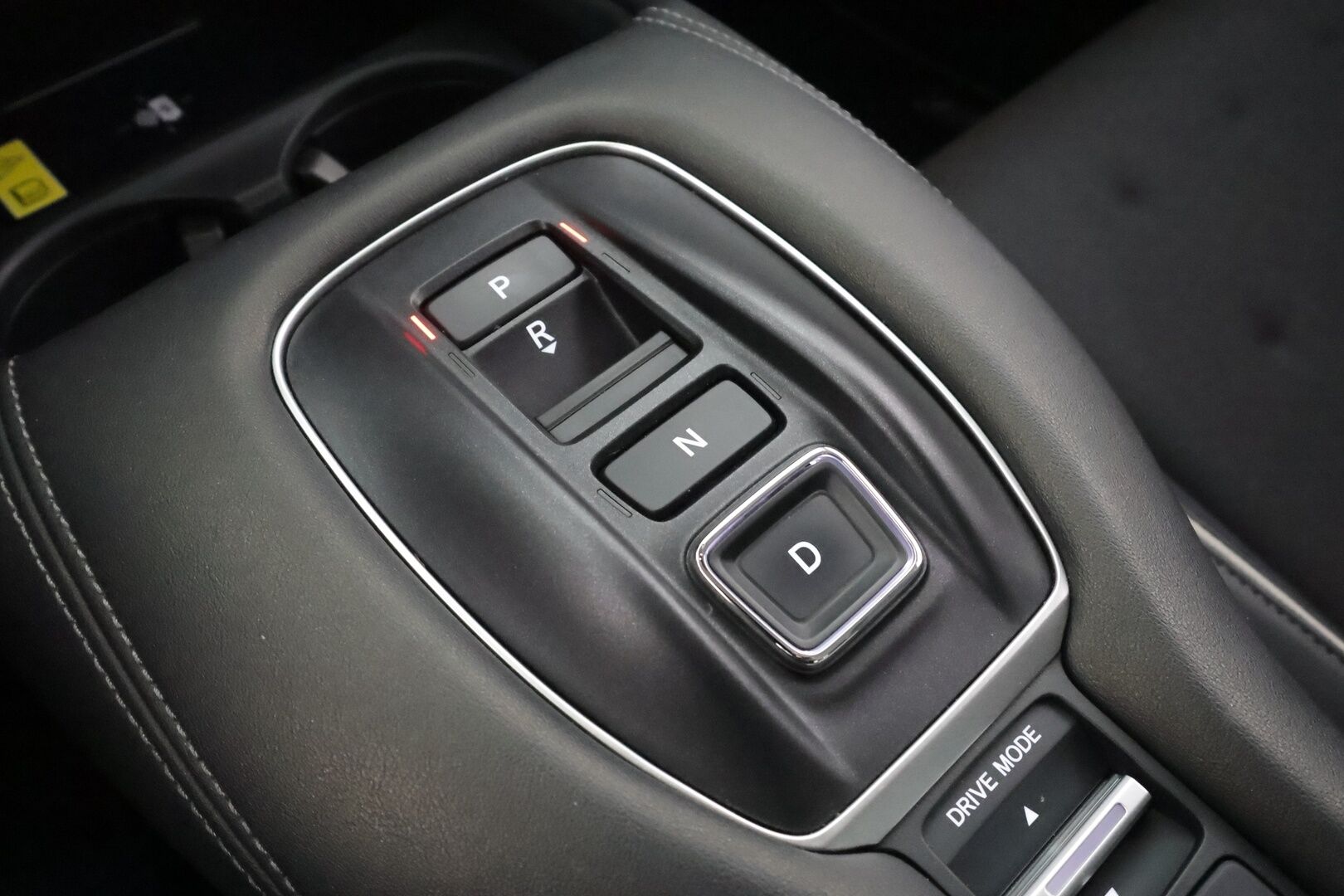 Honda ZR-V 2023 Hybrid Sport - | ACC | Koukku | Sähköpenkit | Puolinahat | P.kamera | Sähk. takaluukku | Lohko + sisälämmitin | 2x renkaat aluin | Merkkihuollot |
