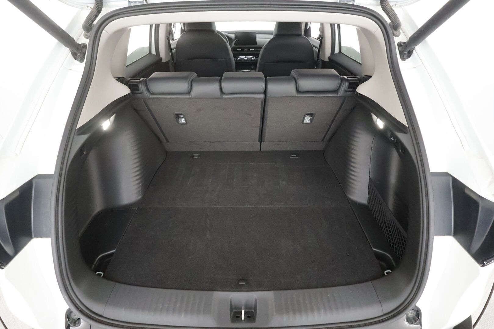 Honda ZR-V 2023 Hybrid Sport - | ACC | Koukku | Sähköpenkit | Puolinahat | P.kamera | Sähk. takaluukku | Lohko + sisälämmitin | 2x renkaat aluin | Merkkihuollot |