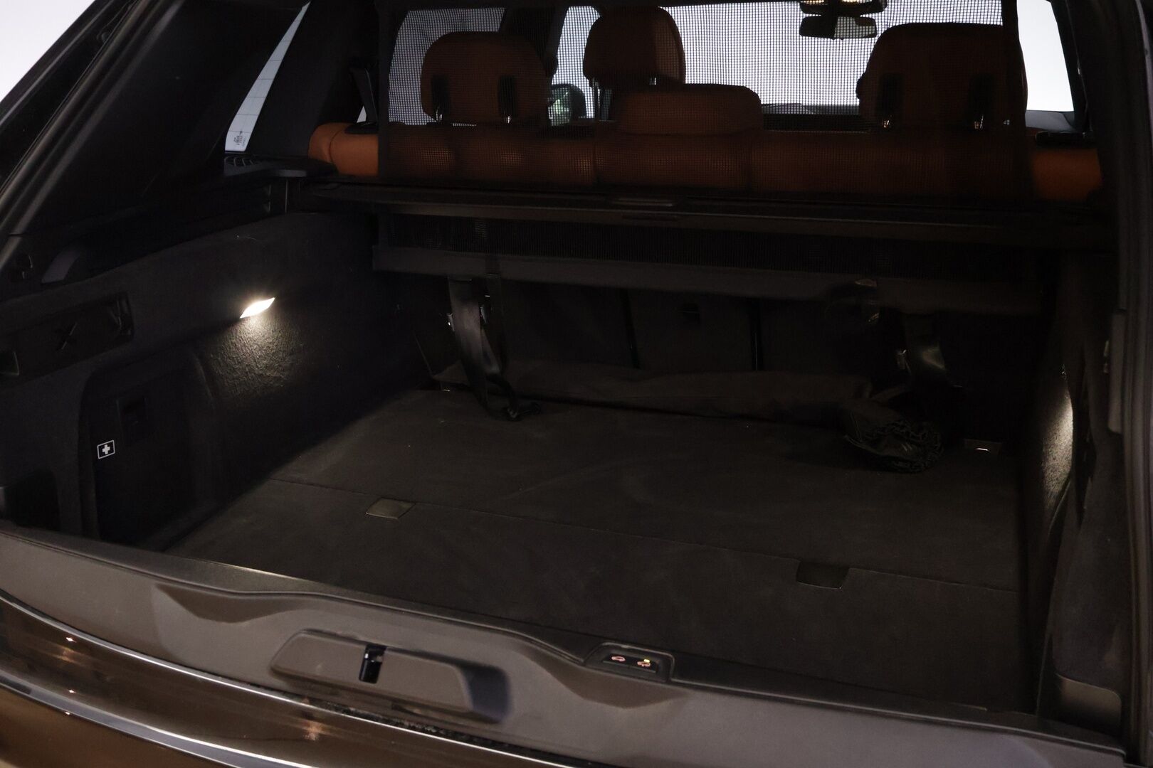 BMW X5 2024 G05 xDrive50e A Charged Edition M Sport *Hierovat ja ilmastoidut Comfortpenkit / 360 / S-Koukku / H&K / Ilma-alusta* - HUD / ACC / Comfort Access / Ambient / Muistipenkit / Ratinlämmitin / Merkkihuollettu* - HULLUT AVAJAISHULINAT KORKOTARJOUS 3,29 %