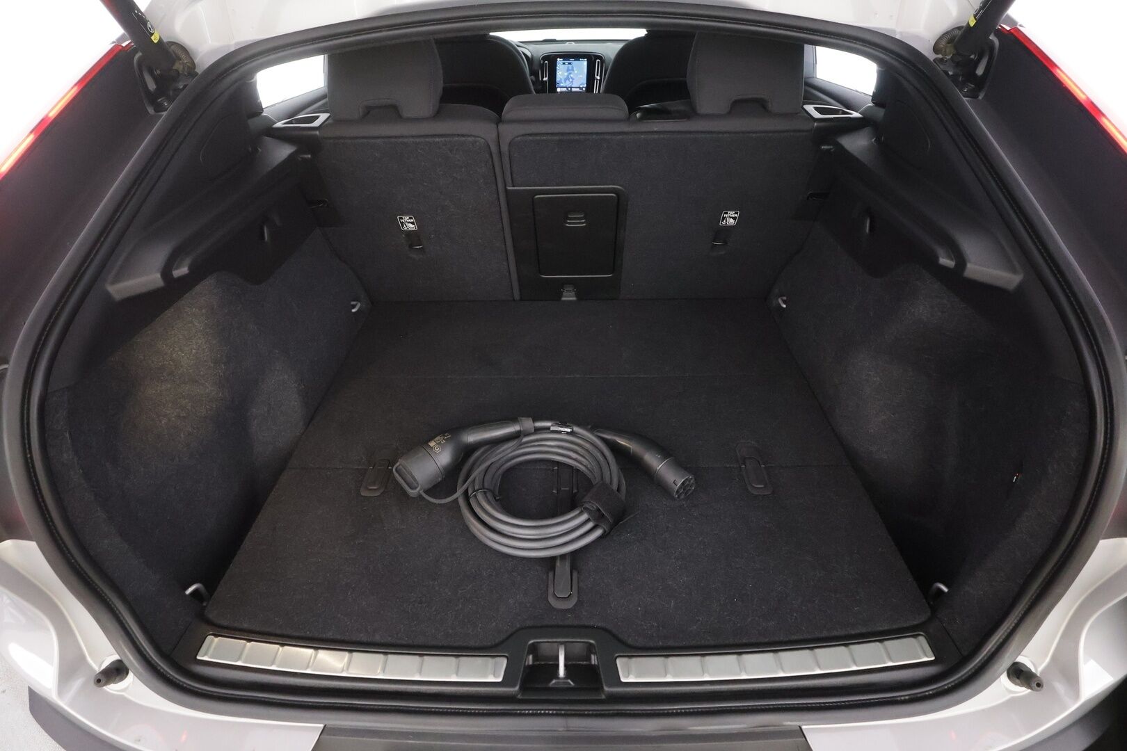 Volvo C40 2023 Recharge Single Plus aut - | ILP | Koukku | Lasikatto | ACC | P.Kamera | LED | Sporttipenkki Muistilla | Navi | Kaistavahti | Katveavustin | Keyless | Suomi-auto | 2x Latauskaapelit | Kahdet renkaat | Merkkihuollot |
