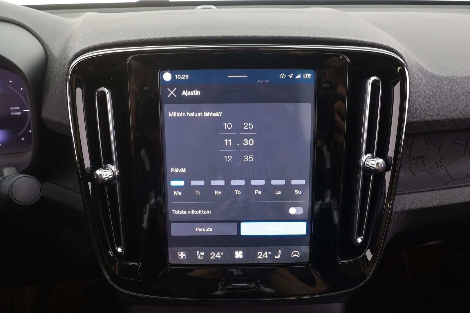 Volvo C40 2023 Recharge Single Plus aut - | ILP | Koukku | Lasikatto | ACC | P.Kamera | LED | Sporttipenkki Muistilla | Navi | Kaistavahti | Katveavustin | Keyless | Suomi-auto | 2x Latauskaapelit | Kahdet renkaat | Merkkihuollot |