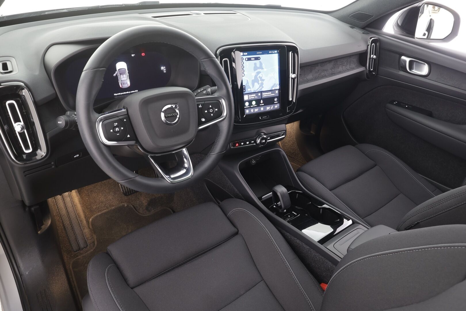 Volvo C40 2023 Recharge Single Plus aut - | ILP | Koukku | Lasikatto | ACC | P.Kamera | LED | Sporttipenkki Muistilla | Navi | Kaistavahti | Katveavustin | Keyless | Suomi-auto | 2x Latauskaapelit | Kahdet renkaat | Merkkihuollot |