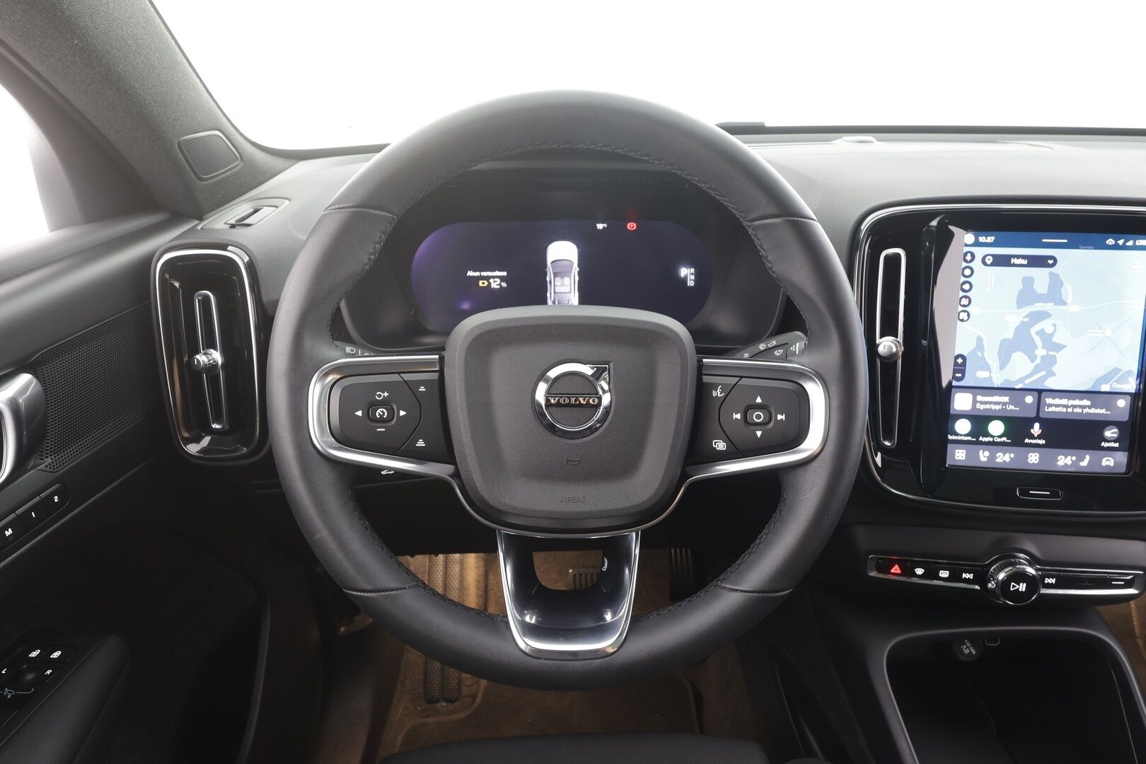 Volvo C40 2023 Recharge Single Plus aut - | ILP | Koukku | Lasikatto | ACC | P.Kamera | LED | Sporttipenkki Muistilla | Navi | Kaistavahti | Katveavustin | Keyless | Suomi-auto | 2x Latauskaapelit | Kahdet renkaat | Merkkihuollot |