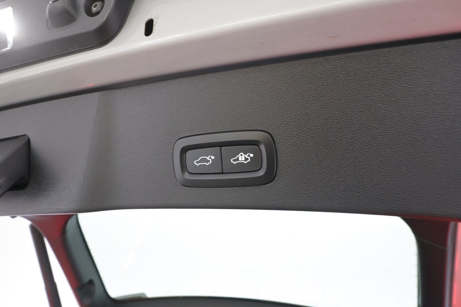 Volvo C40 2023 Recharge Single Plus aut - | ILP | Koukku | Lasikatto | ACC | P.Kamera | LED | Sporttipenkki Muistilla | Navi | Kaistavahti | Katveavustin | Keyless | Suomi-auto | 2x Latauskaapelit | Kahdet renkaat | Merkkihuollot |