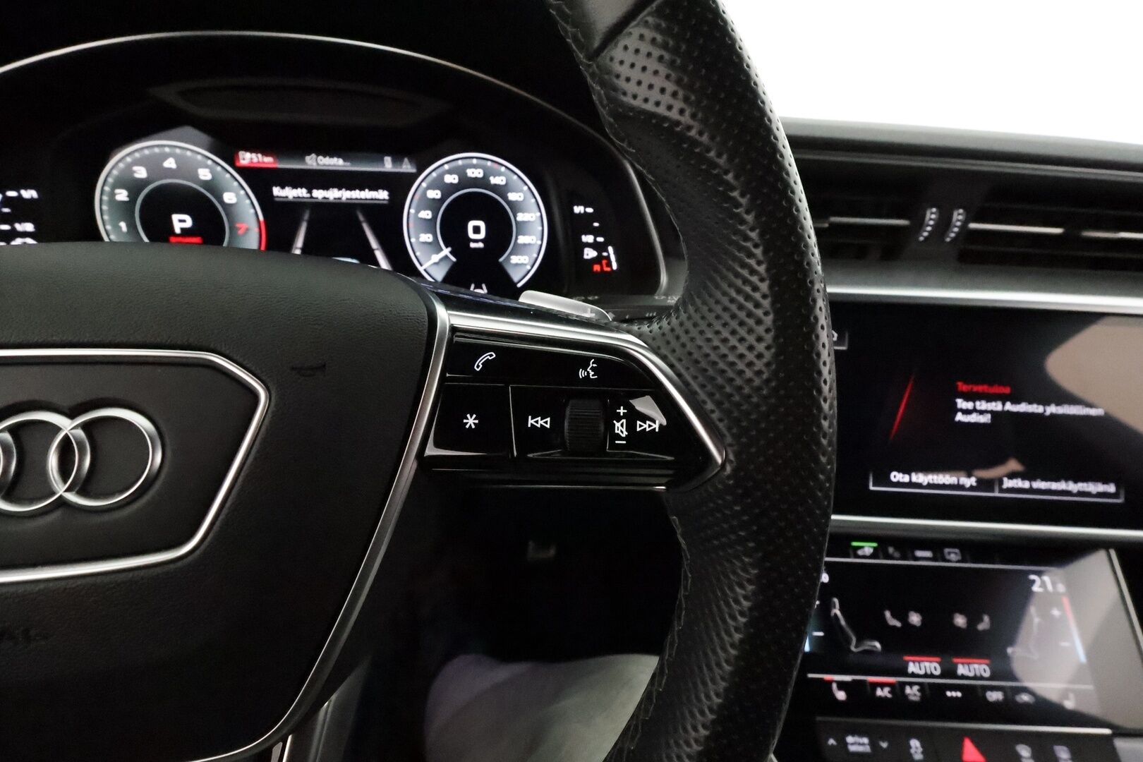 Audi A6 2021 Avant 55 TFSI e quattro S-tronic Electrified S Line / Adapt.Vakkari / Vetokoukku / Digimittaristo / Matrix / - 3,99 % KORKOTARJOUS TÄHÄN AUTOON 21.9. ASTI! - 
