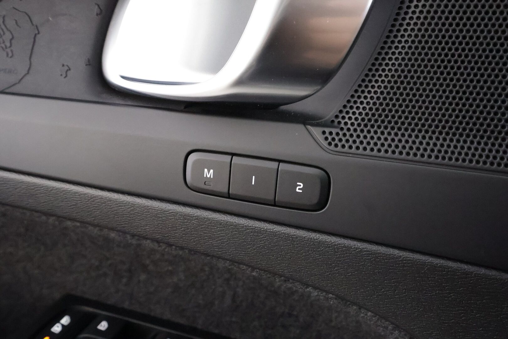 Volvo C40 2023 Recharge Single Plus aut * ACC / ILP / Lasikatto / Muistipenkki / P.kamera / BLIS / Navi / LED / Keyless * - 1.Om Suomi-auto / Kahdet renkaat aluvanteilla / Merkkihuollettu