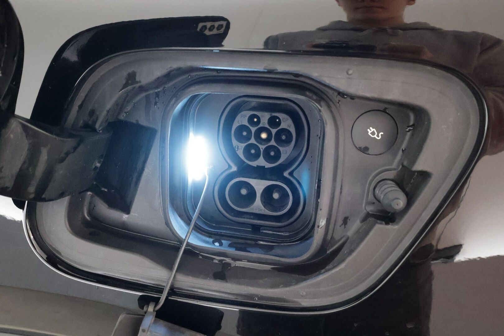 Volvo C40 2023 Recharge Single Plus aut * ACC / ILP / Lasikatto / Muistipenkki / P.kamera / BLIS / Navi / LED / Keyless * - 1.Om Suomi-auto / Kahdet renkaat aluvanteilla / Merkkihuollettu