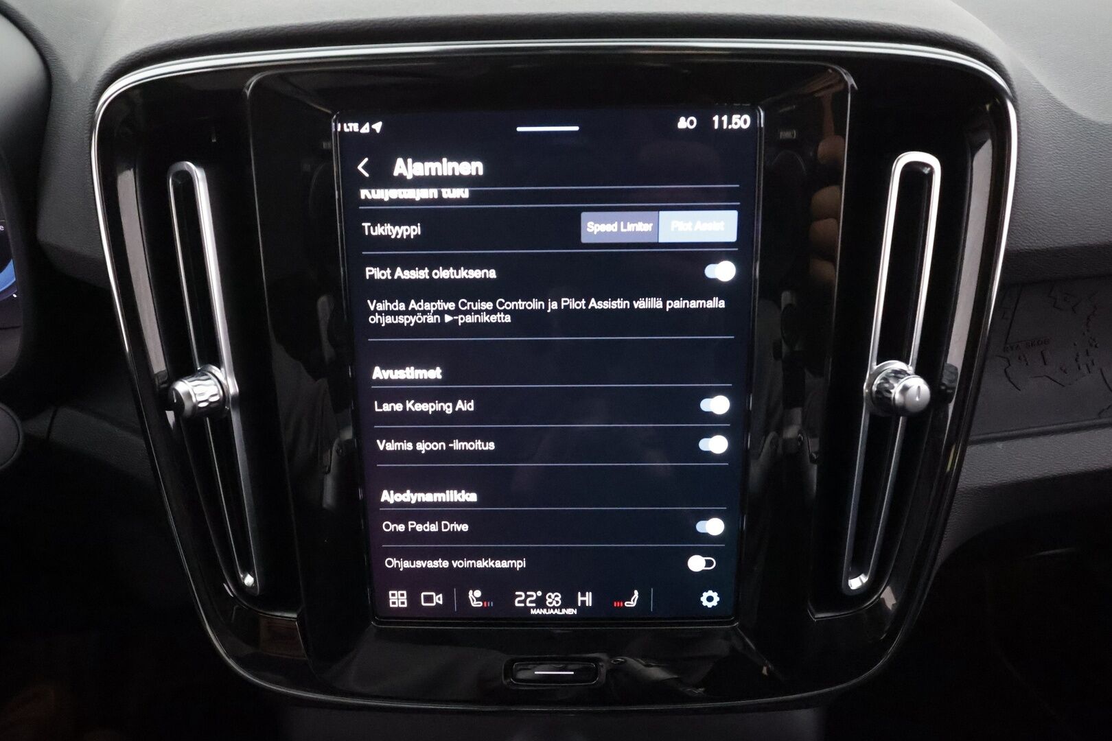 Volvo C40 2023 Recharge Single Plus aut * ACC / ILP / Lasikatto / Muistipenkki / P.kamera / BLIS / Navi / LED / Keyless * - 1.Om Suomi-auto / Kahdet renkaat aluvanteilla / Merkkihuollettu