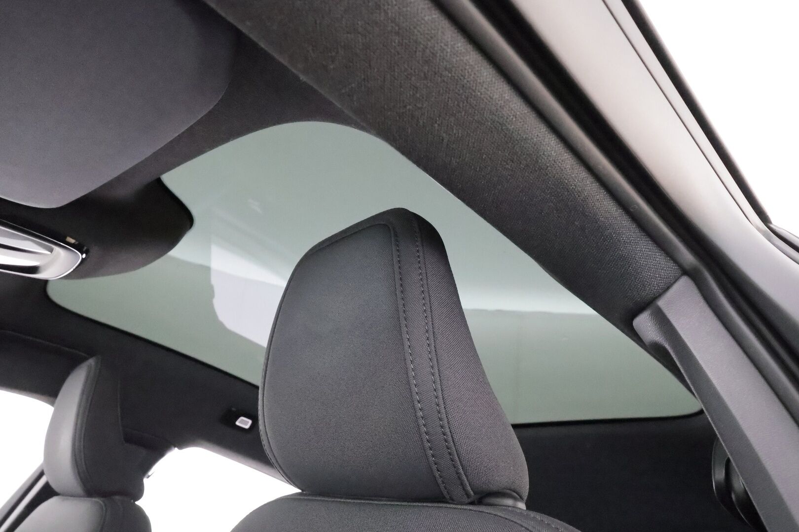 Volvo C40 2023 Recharge Single Plus aut * ACC / ILP / Lasikatto / Muistipenkki / P.kamera / BLIS / Navi / LED / Keyless * - 1.Om Suomi-auto / Kahdet renkaat aluvanteilla / Merkkihuollettu