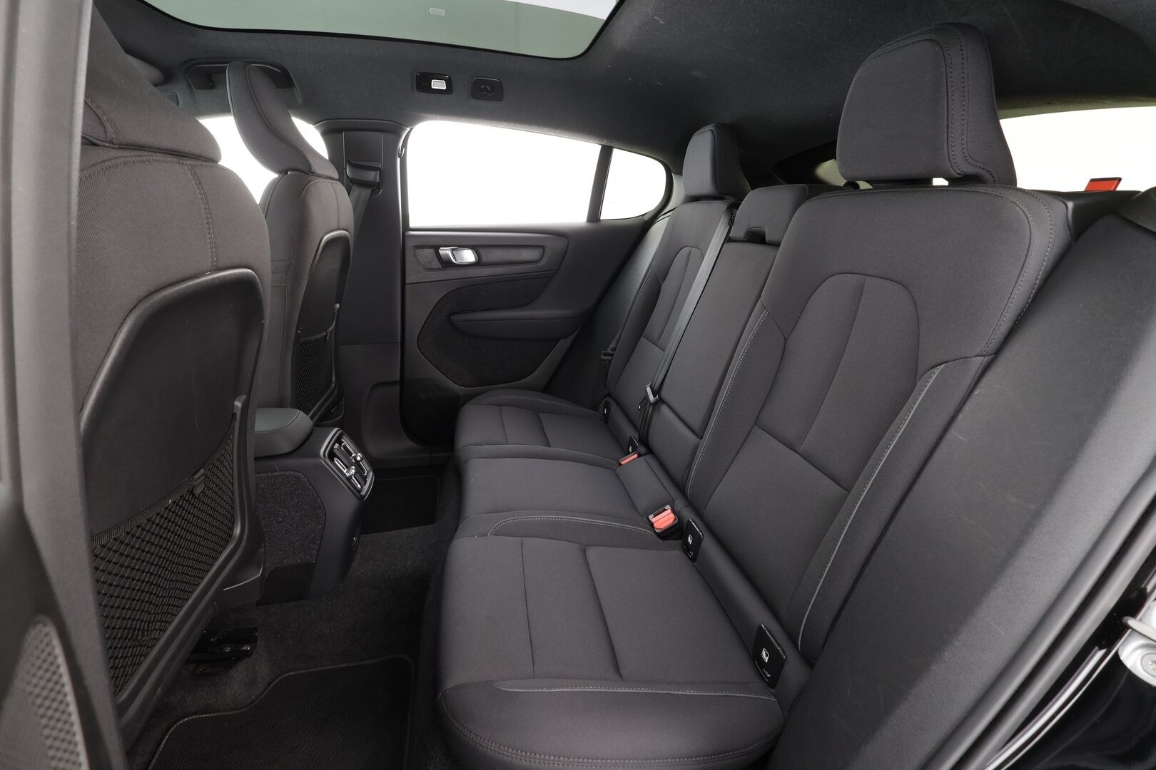 Volvo C40 2023 Recharge Single Plus aut * ACC / ILP / Lasikatto / Muistipenkki / P.kamera / BLIS / Navi / LED / Keyless * - 1.Om Suomi-auto / Kahdet renkaat aluvanteilla / Merkkihuollettu