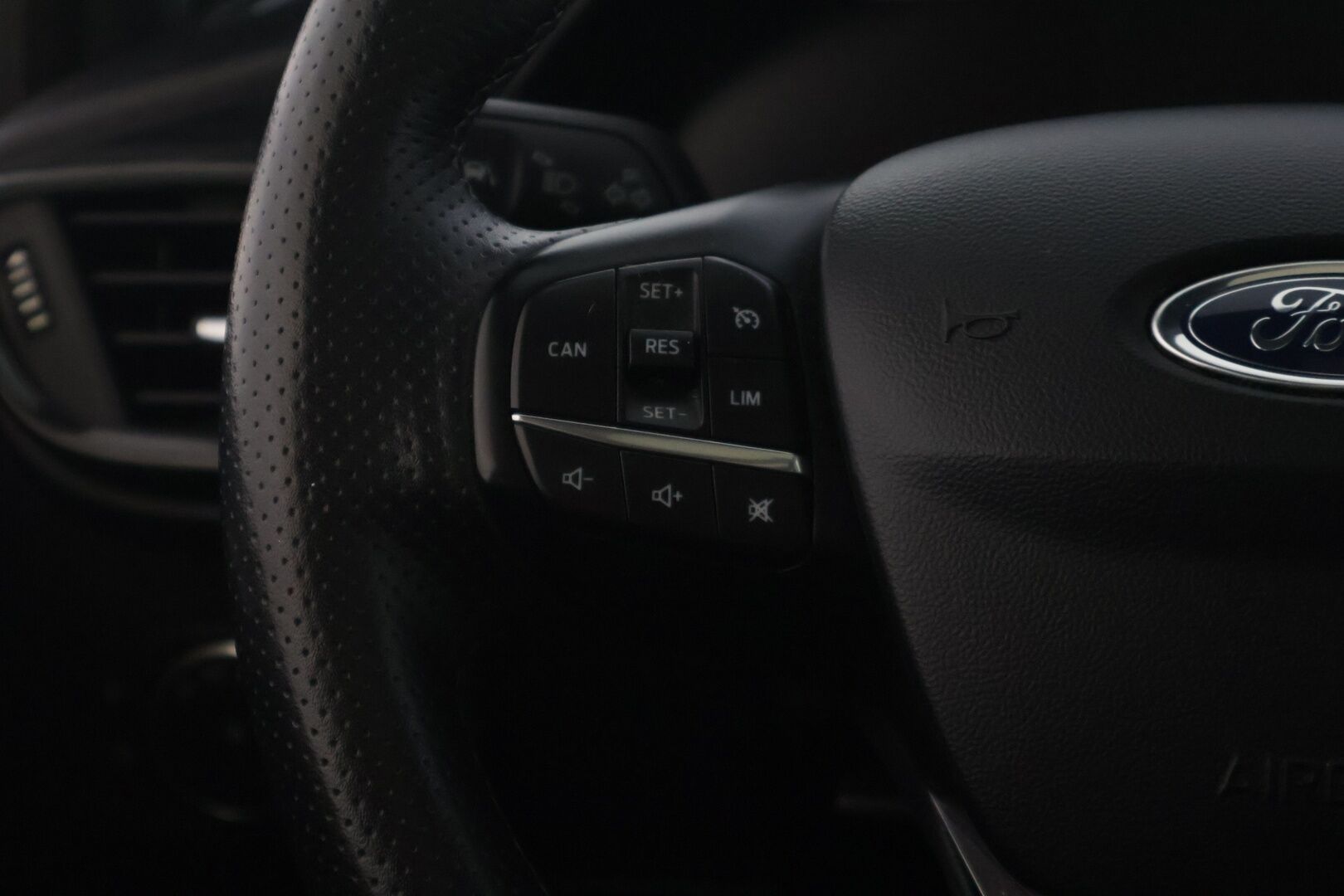 Ford Fiesta 2018 1,5 EcoBoost 200hv M6 ST 5-ovinen - | Panorama | Bang & Olufsen | Recaro | Performance | Peruutuskamera | Avaimeton kulku ja käynnistys | LSD | Car Play | 