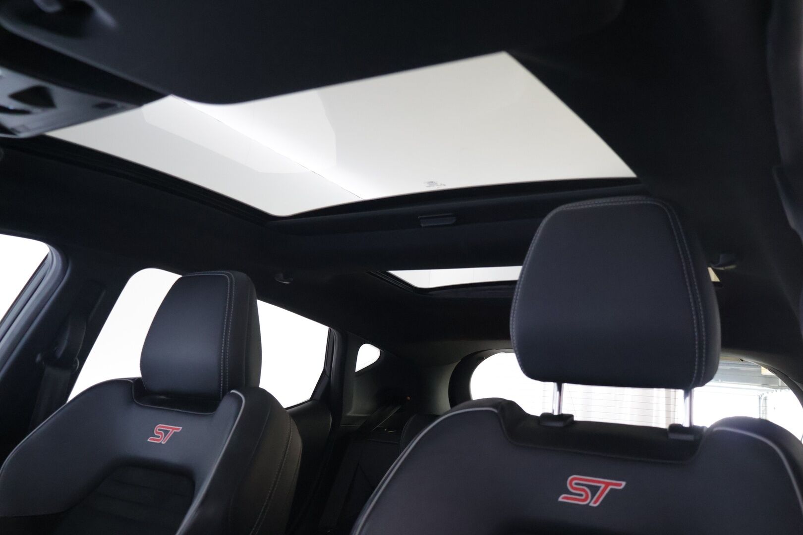 Ford Fiesta 2018 1,5 EcoBoost 200hv M6 ST 5-ovinen - | Panorama | Bang & Olufsen | Recaro | Performance | Peruutuskamera | Avaimeton kulku ja käynnistys | LSD | Car Play | 