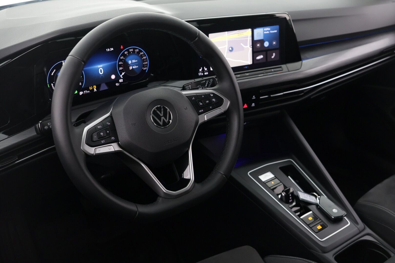 Volkswagen Golf 2021 Style eHybrid 150 kW (PHEV) DSG-automaatti - | ACC | Hierova etuistuin | Sporttipenkki muistilla | Metalliväri | Kaitapitoavustin |